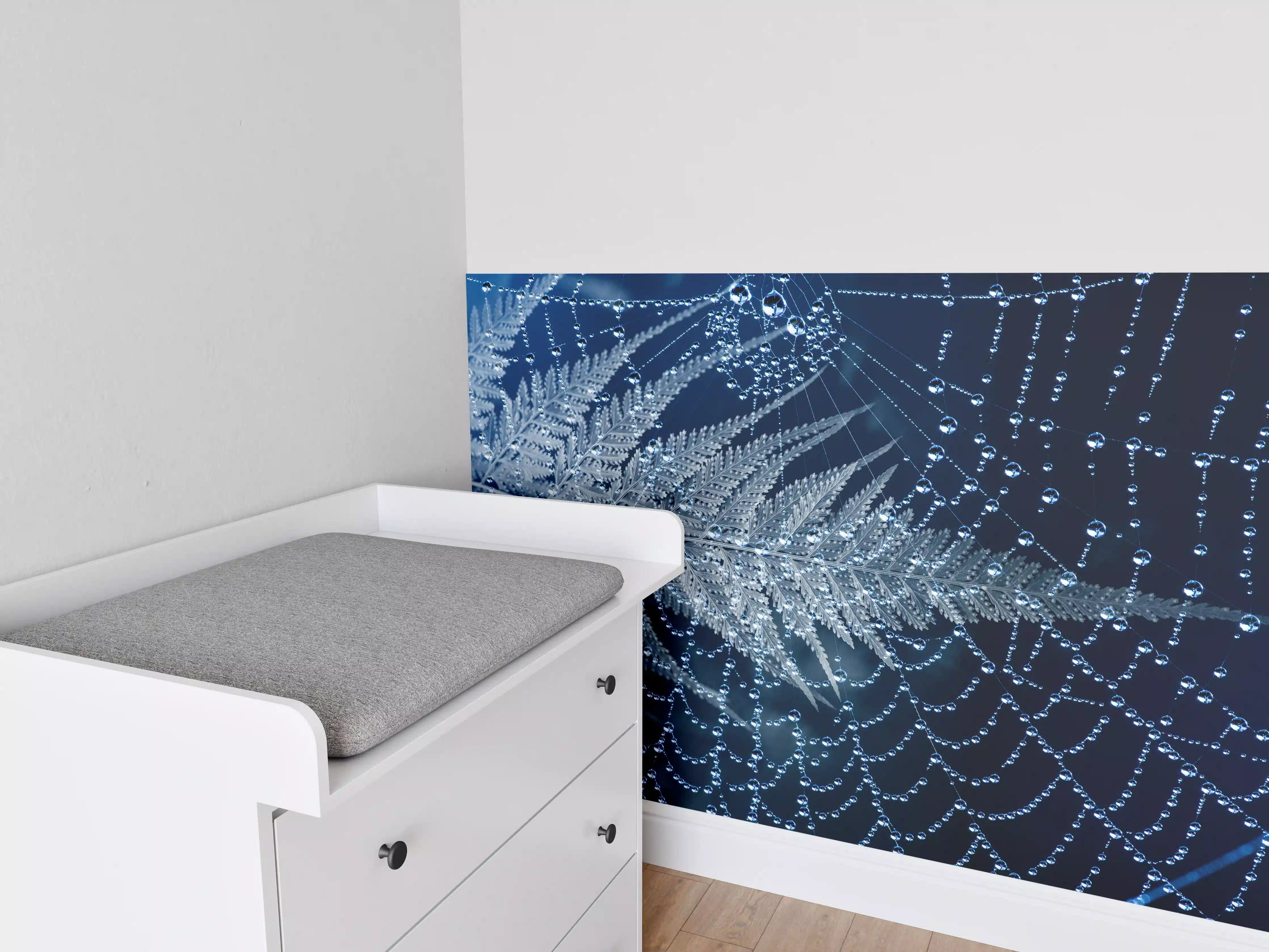 Babyzimmer Wandgestaltung - Spinnennetz Tau Morgengrauen