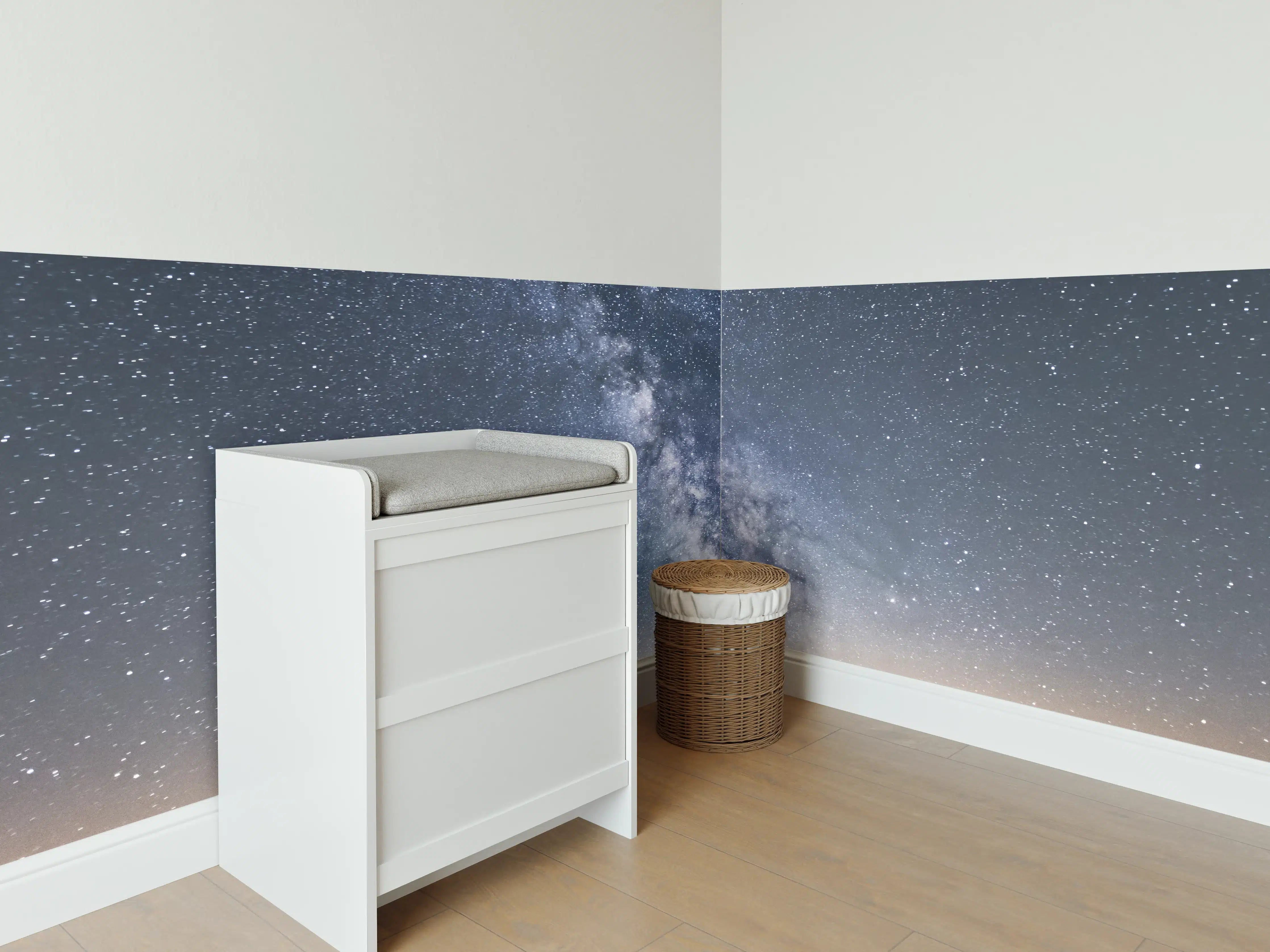 Babyzimmer Wandgestaltung - Sterne über Schneebergen