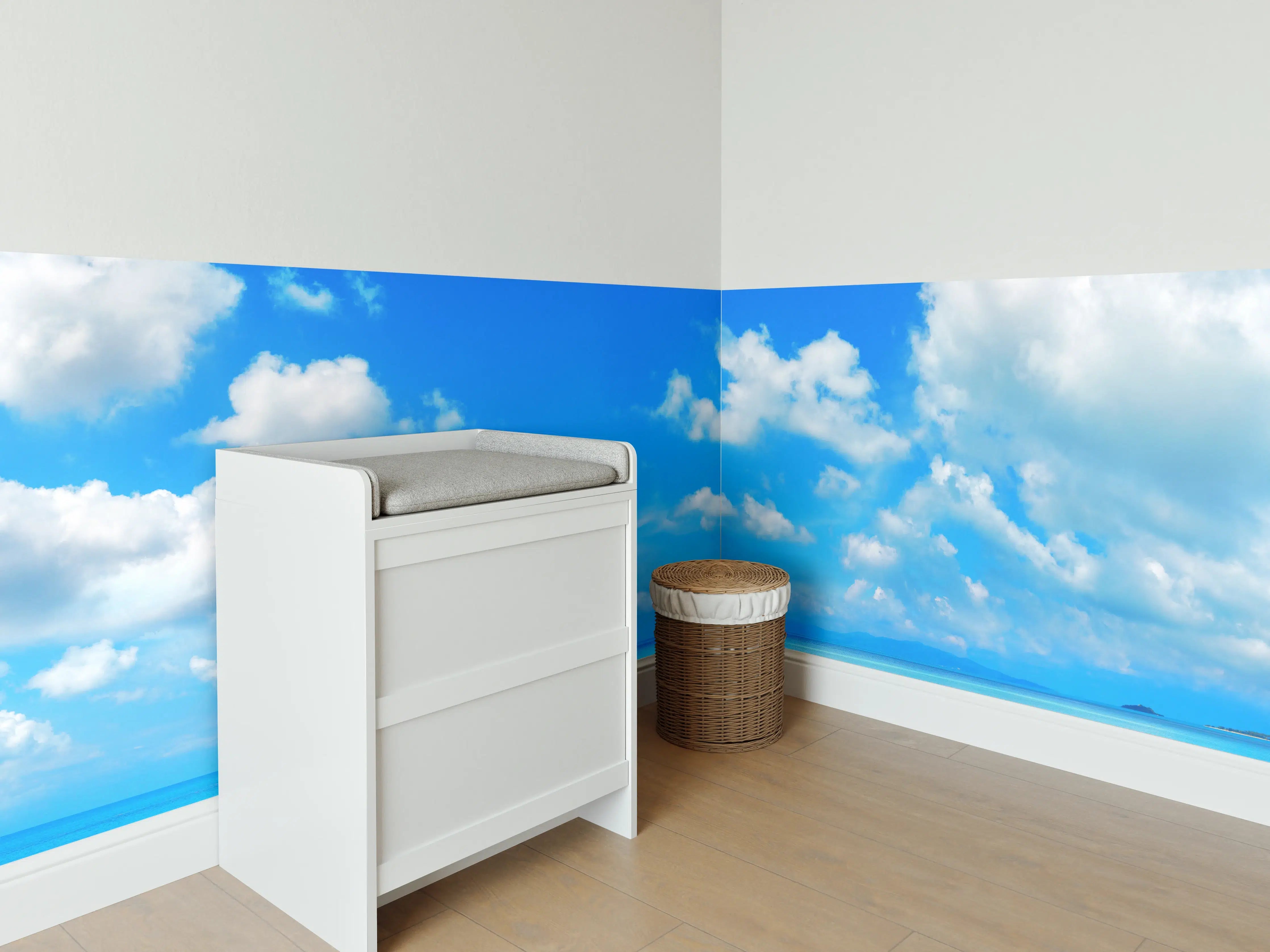 Babyzimmer Wandgestaltung - Strandlandschaft unter blauem Himmel