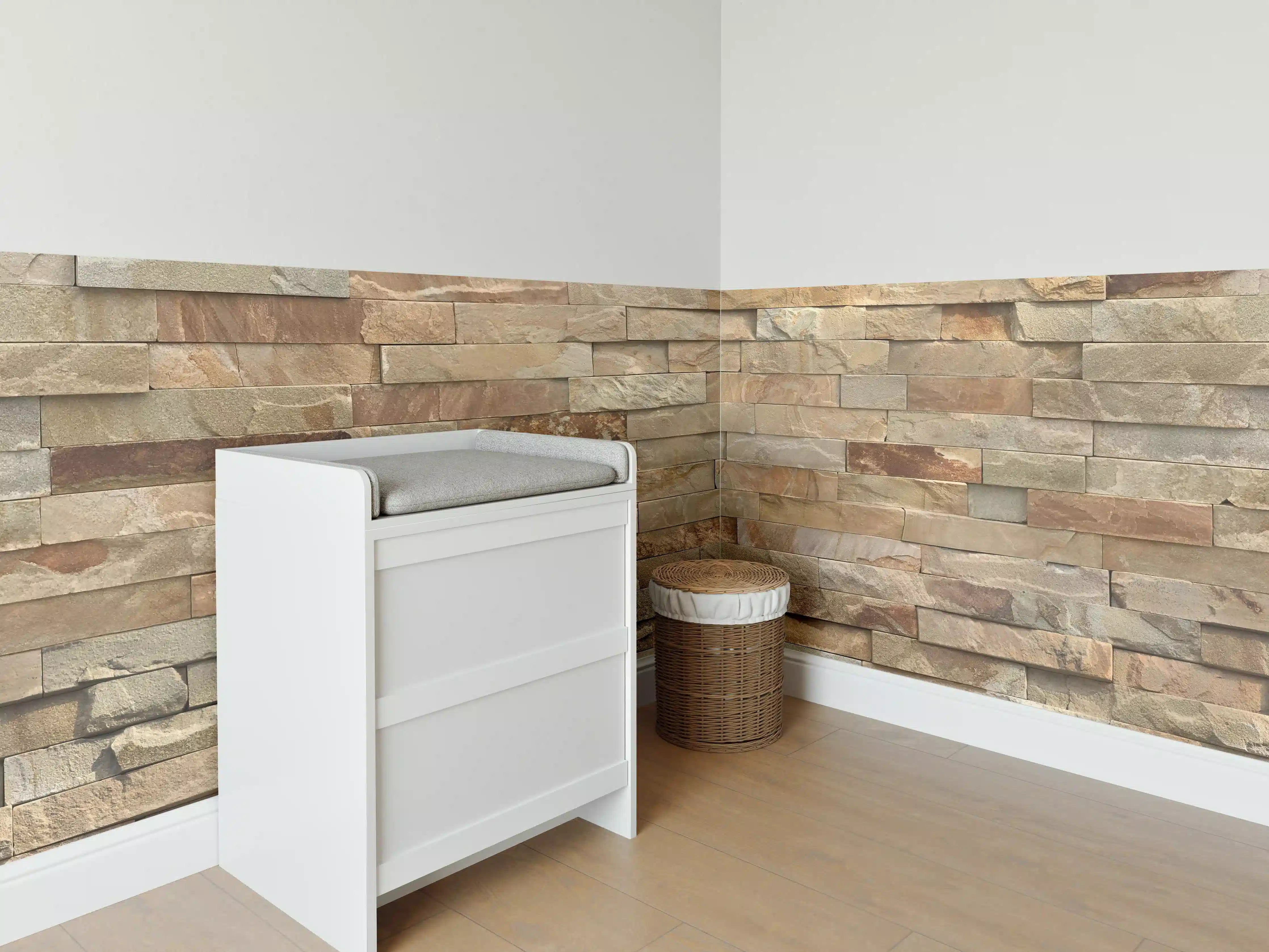 Babyzimmer Wandgestaltung - Streifiges Steinwandmuster