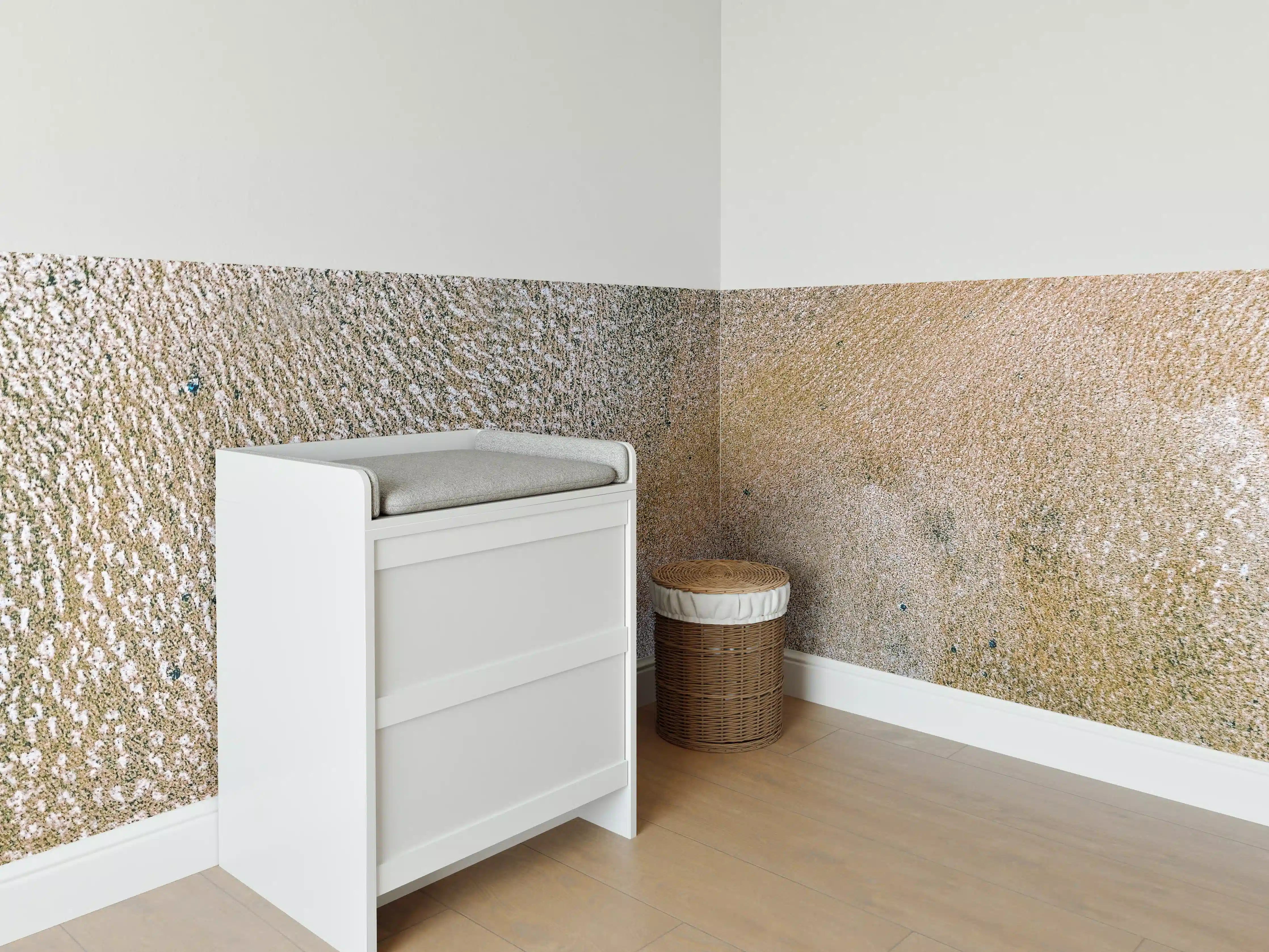Babyzimmer Wandgestaltung - Texturierte Oberfläche in Erdtönen