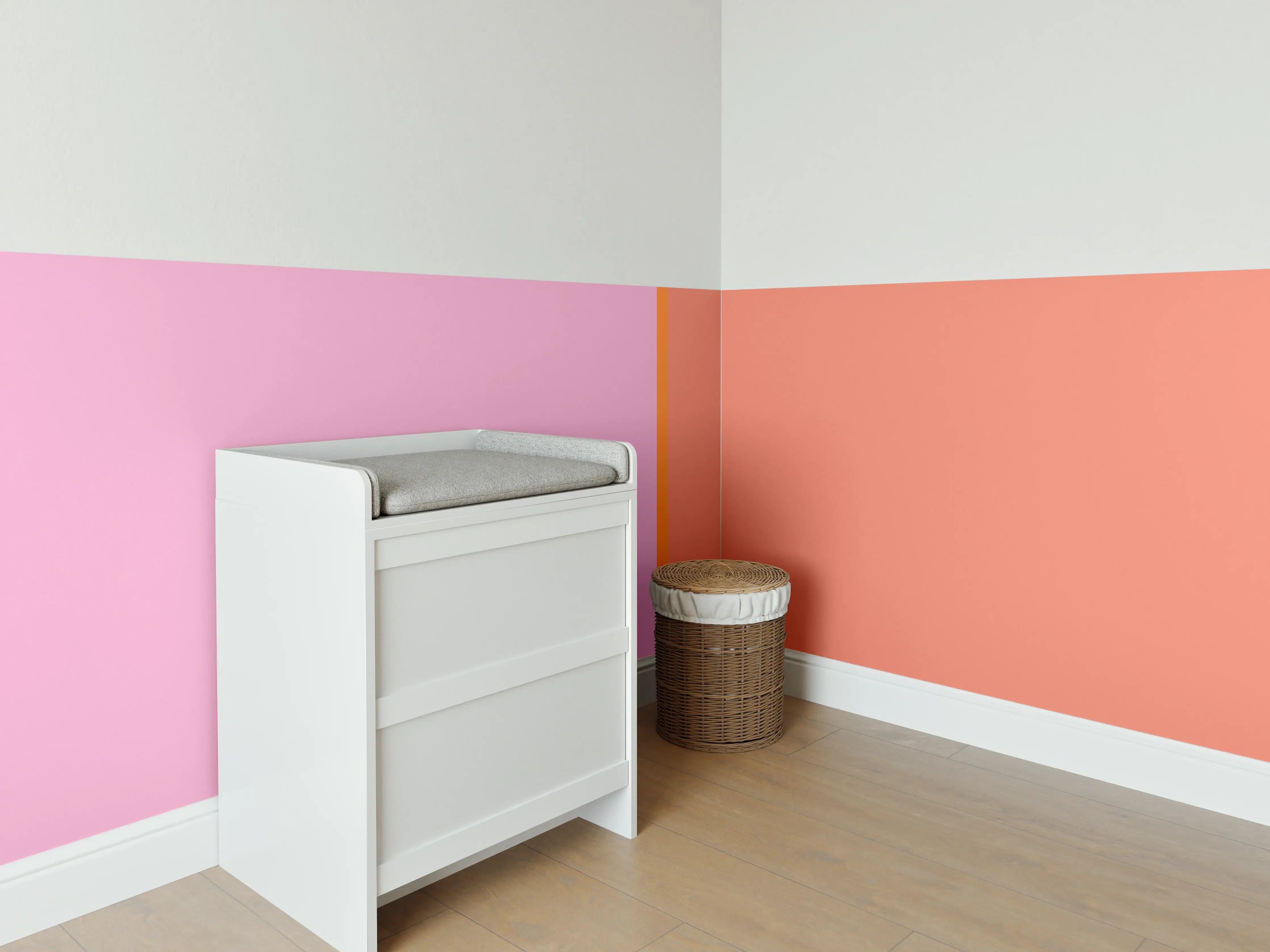 Babyzimmer Wandgestaltung - The Oranges - Easy Vertical - Coral