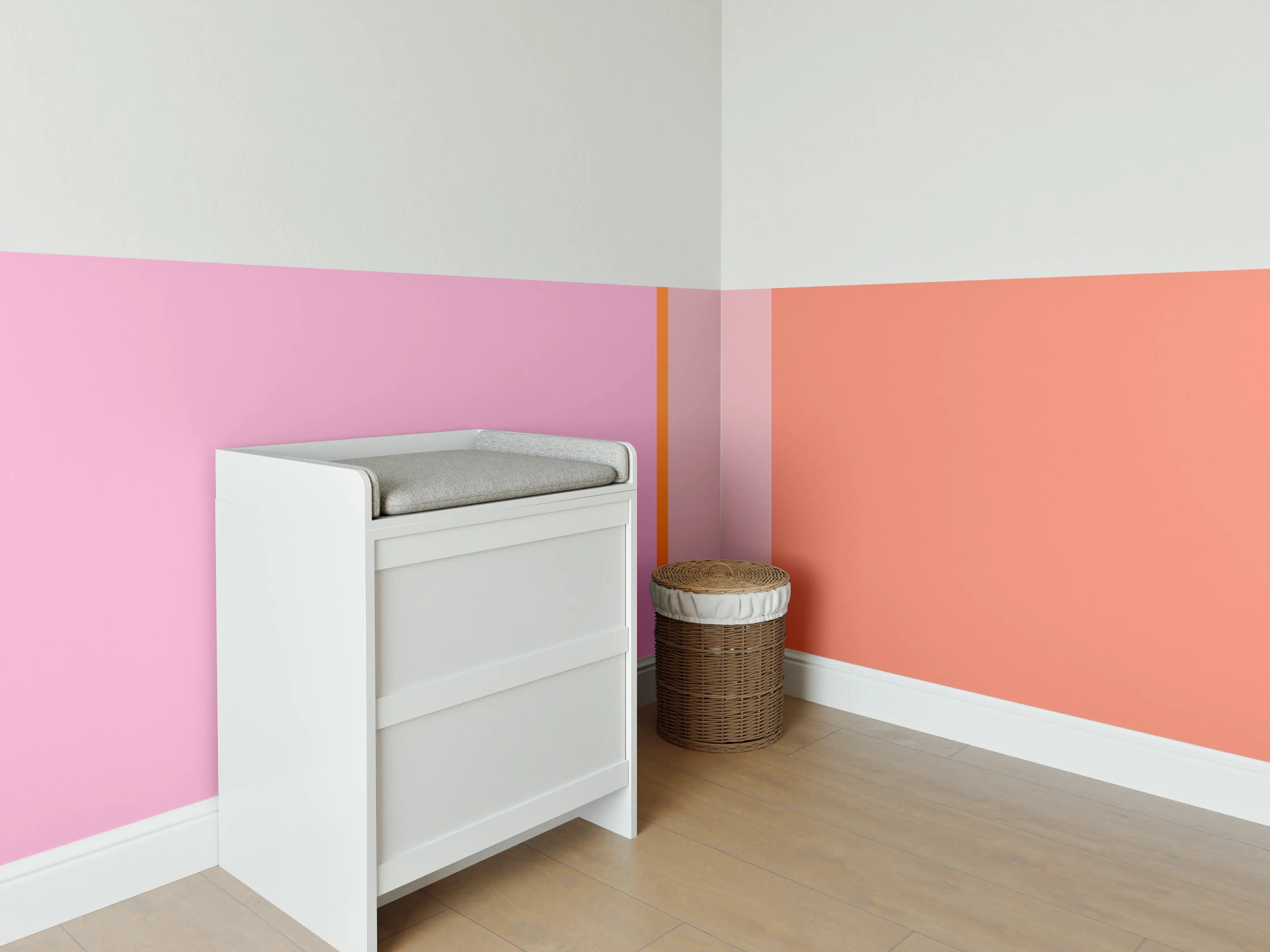 Babyzimmer Wandgestaltung - The Oranges - Vertical - Coral