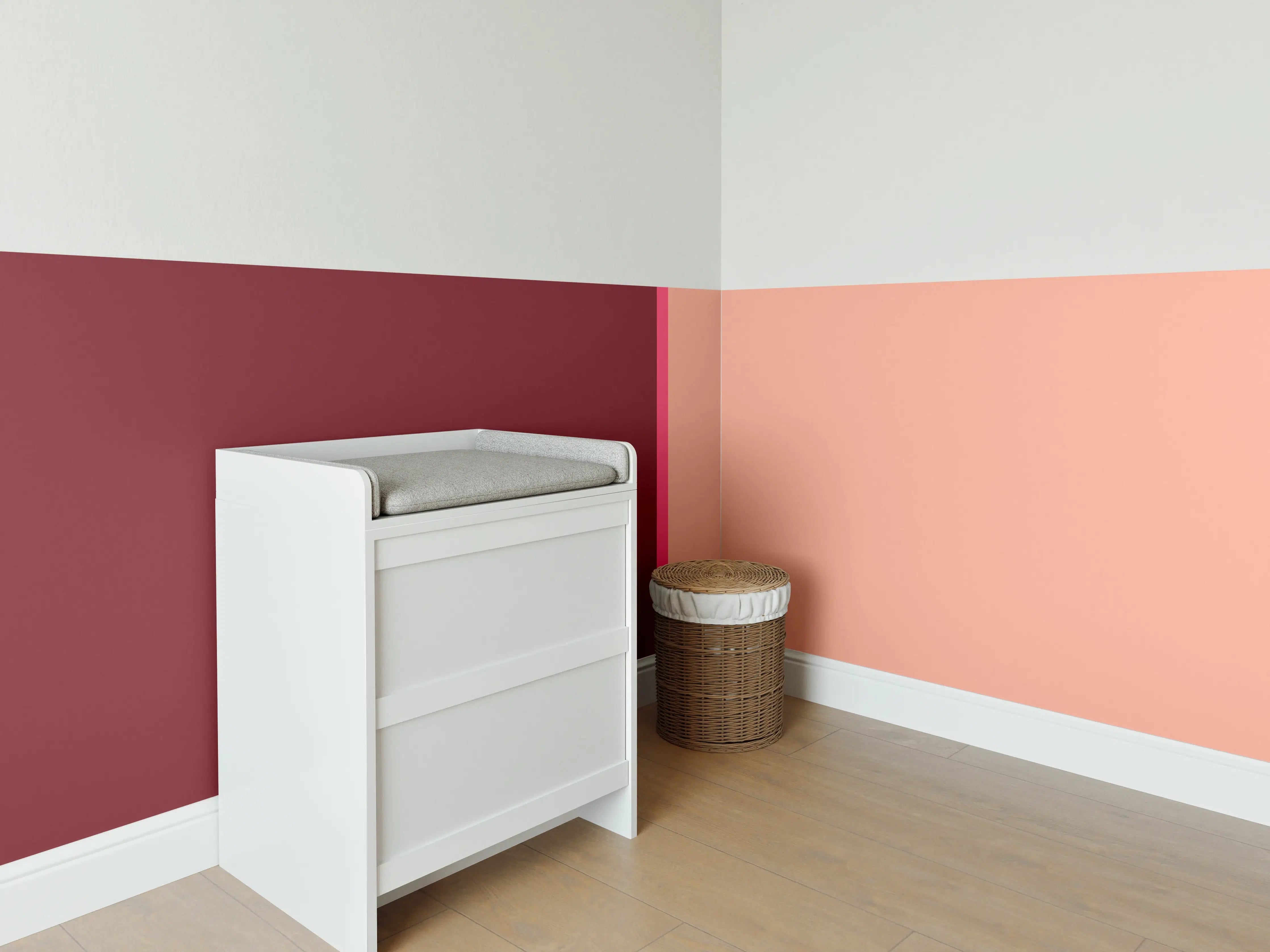 Babyzimmer Wandgestaltung - The Reds - Easy Vertikal - Cherry