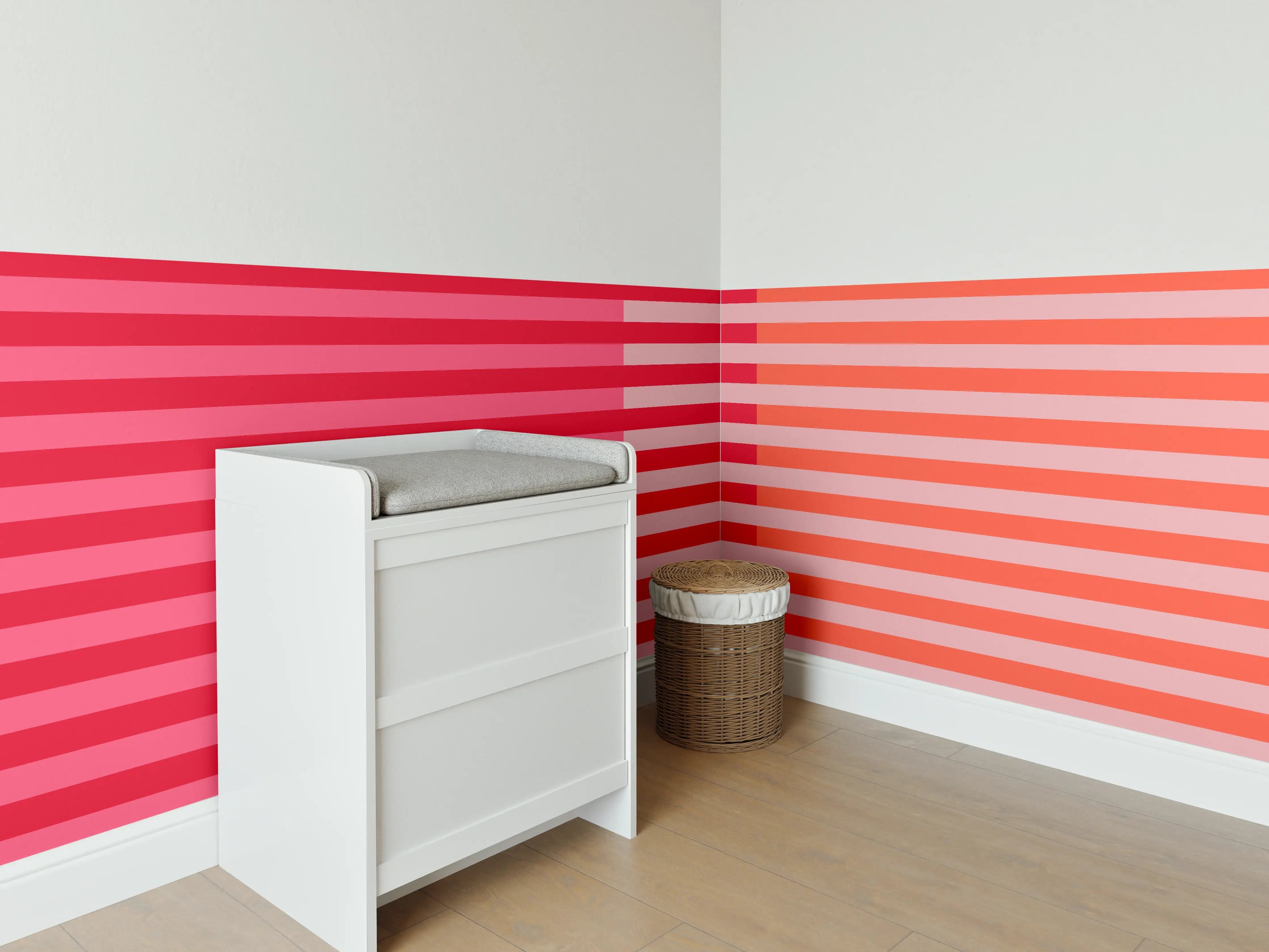 Babyzimmer Wandgestaltung - The Reds - Multy Stripes - Strawberry