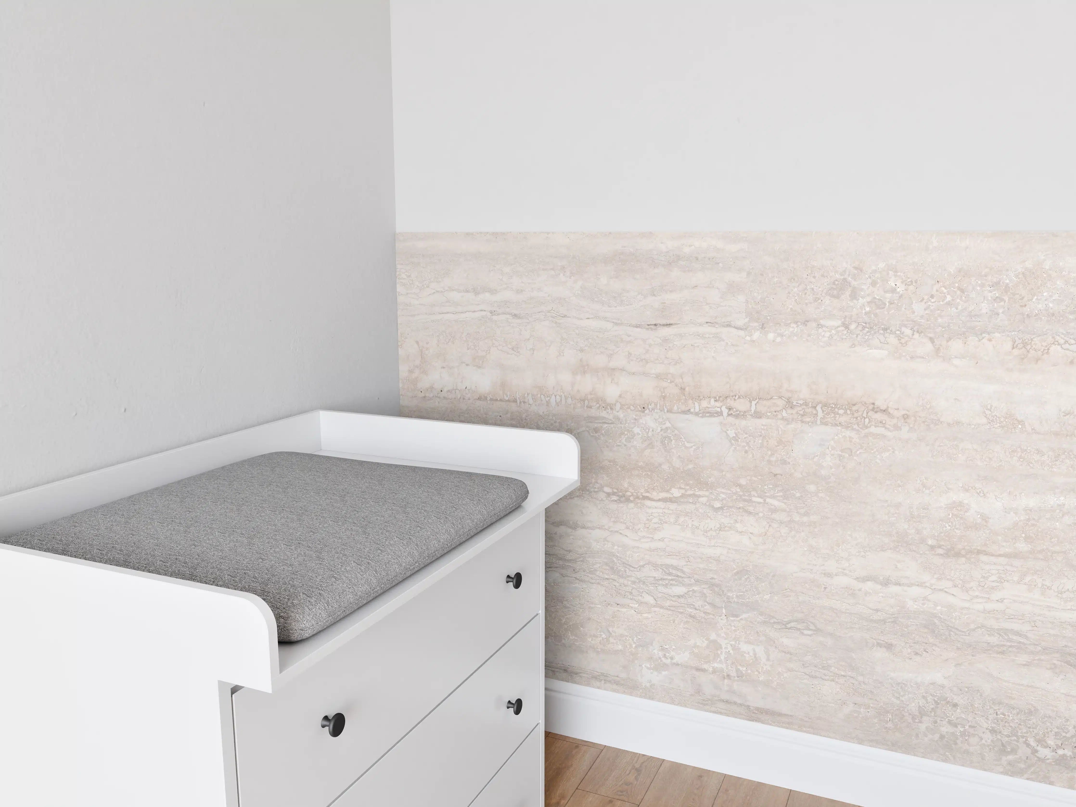 Babyzimmer Wandgestaltung - Travertinmarmor in hellen Brauntönen
