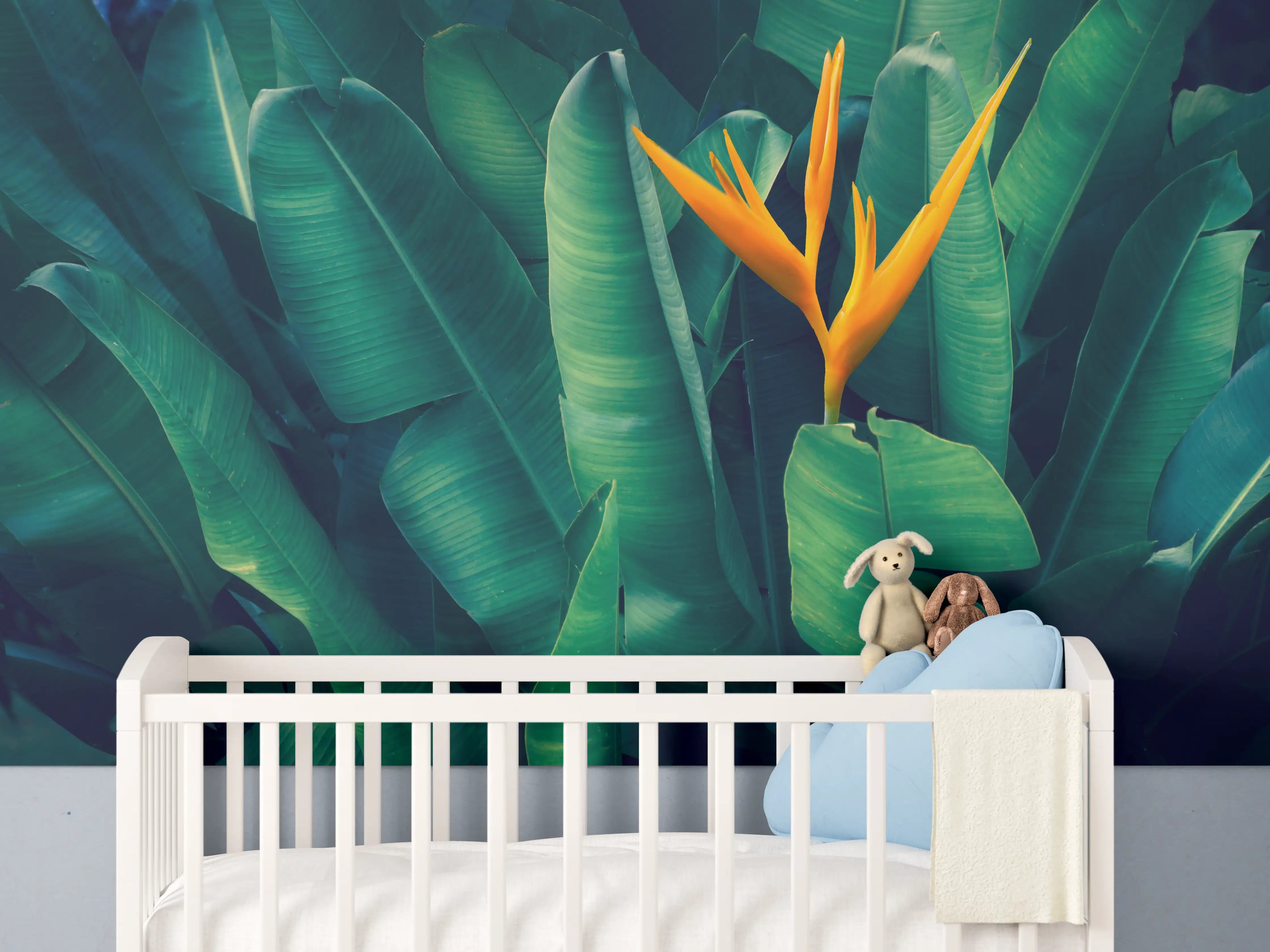 Babyzimmer Wandgestaltung - Tropische Blätter mit orangefarbiger Blume