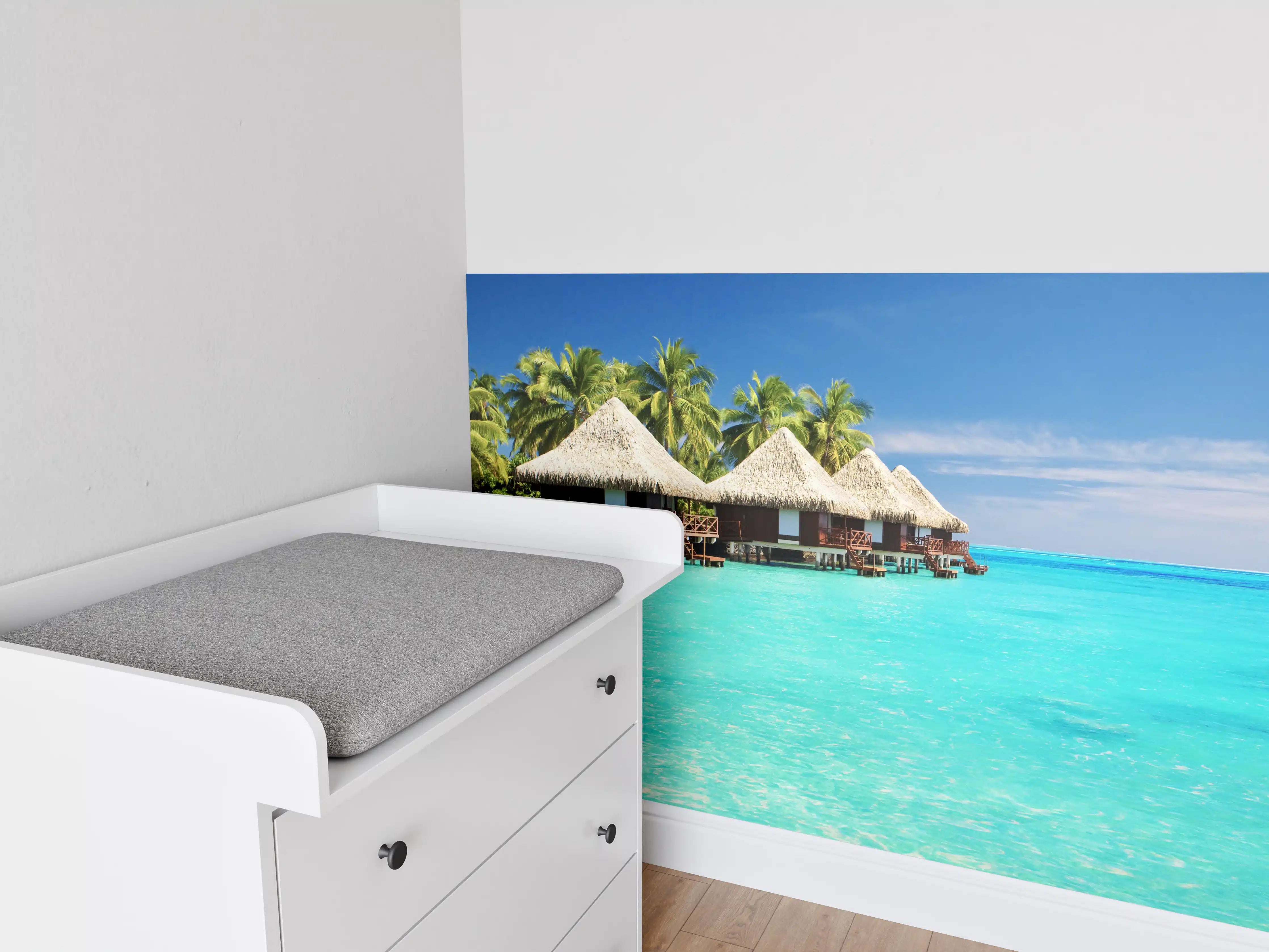 Babyzimmer Wandgestaltung - Tropische Lagune mit Bungalows