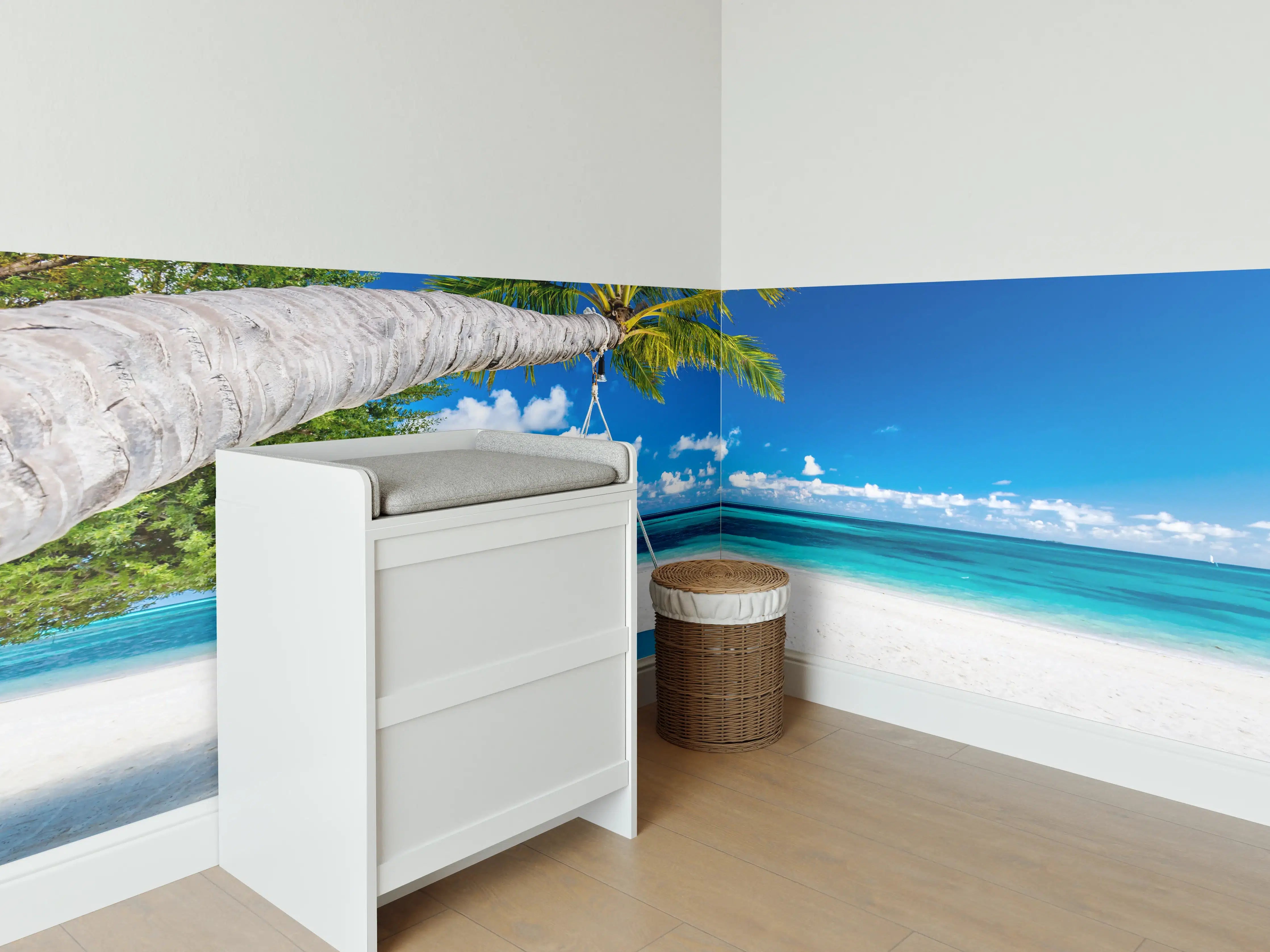 Babyzimmer Wandgestaltung - Tropischer Strand mit Hängebett
