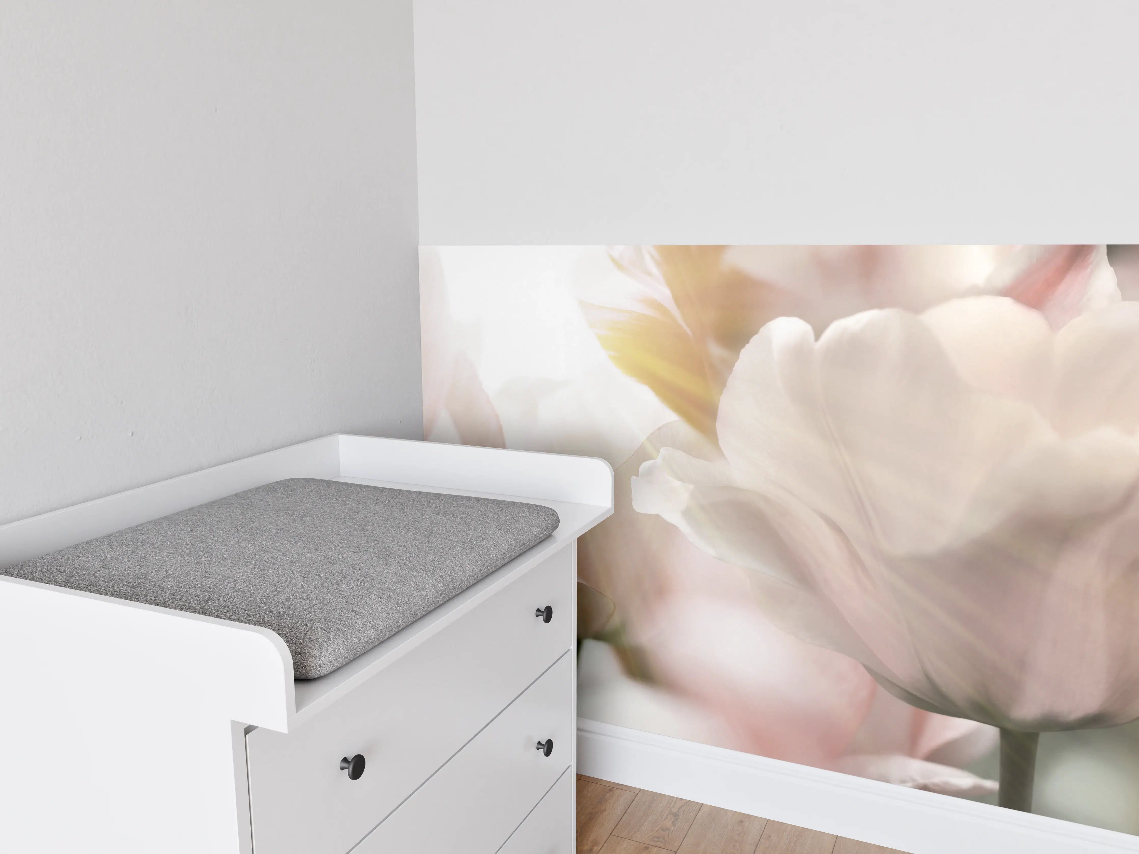 Babyzimmer Wandgestaltung - Tulpen in Sonnenstrahlen