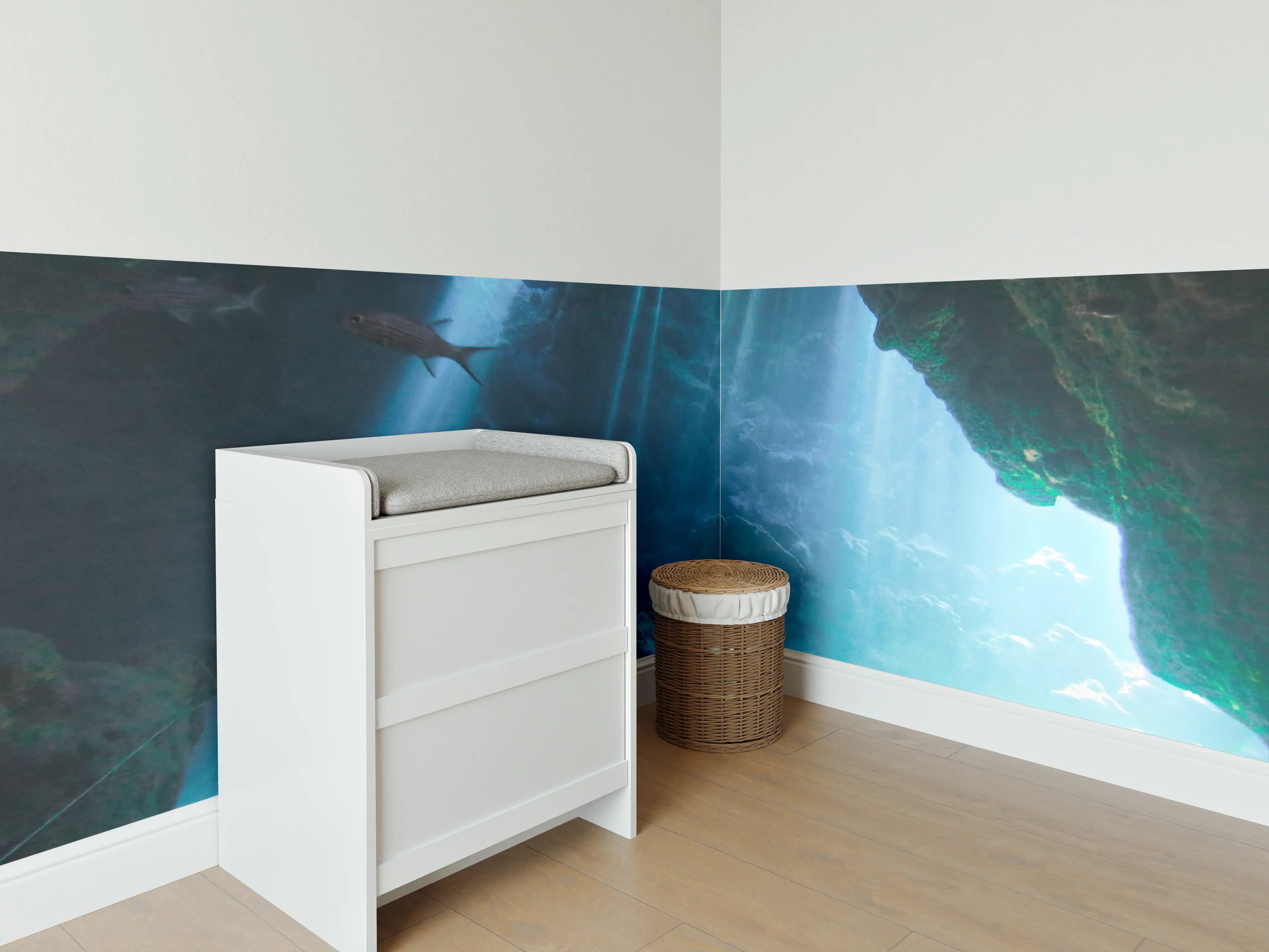 Babyzimmer Wandgestaltung - Unterwasserhöhle mit Sonnenstrahlen - Japan