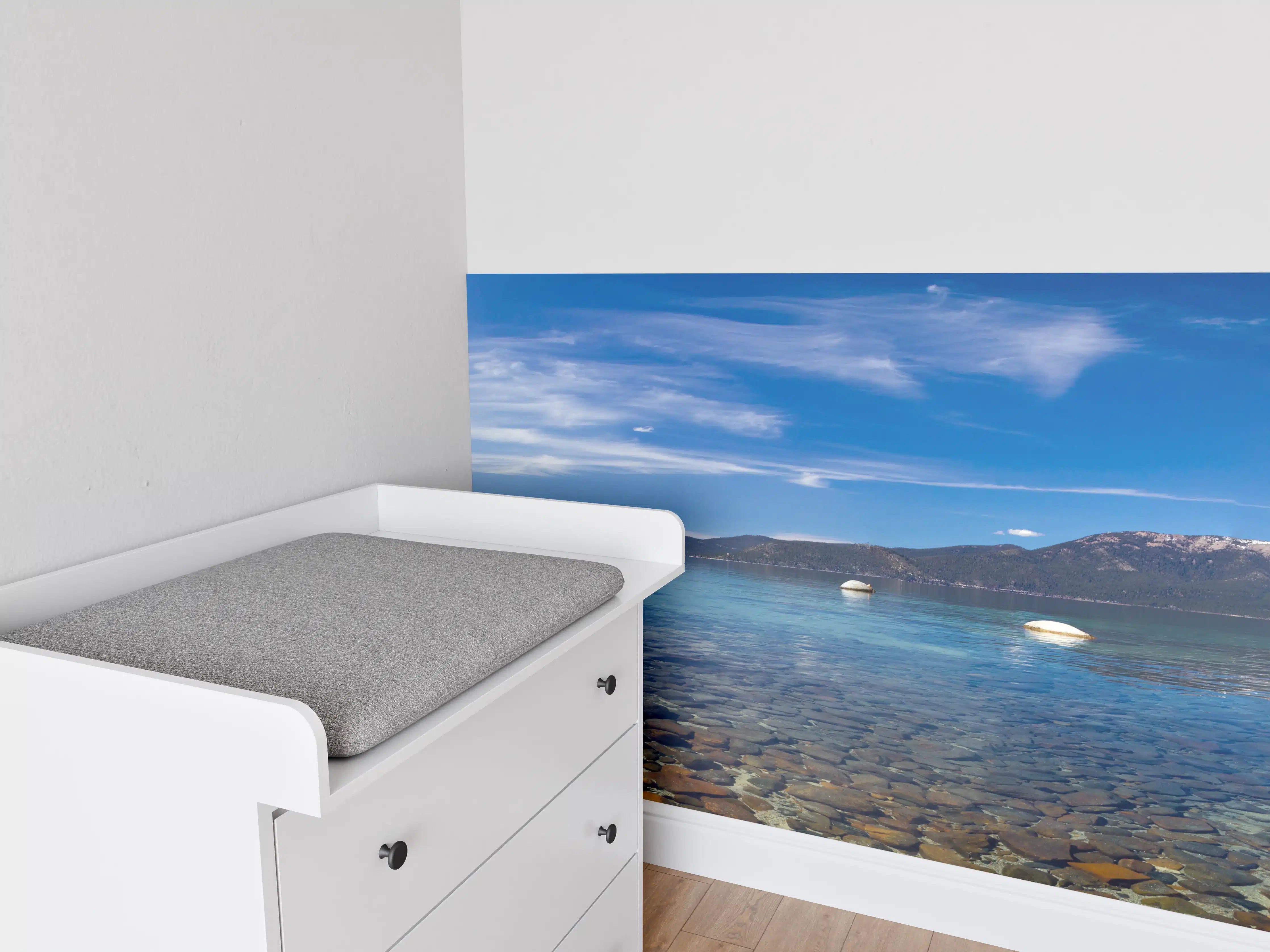 Babyzimmer Wandgestaltung - Urlaub am See mit Bergpanorama