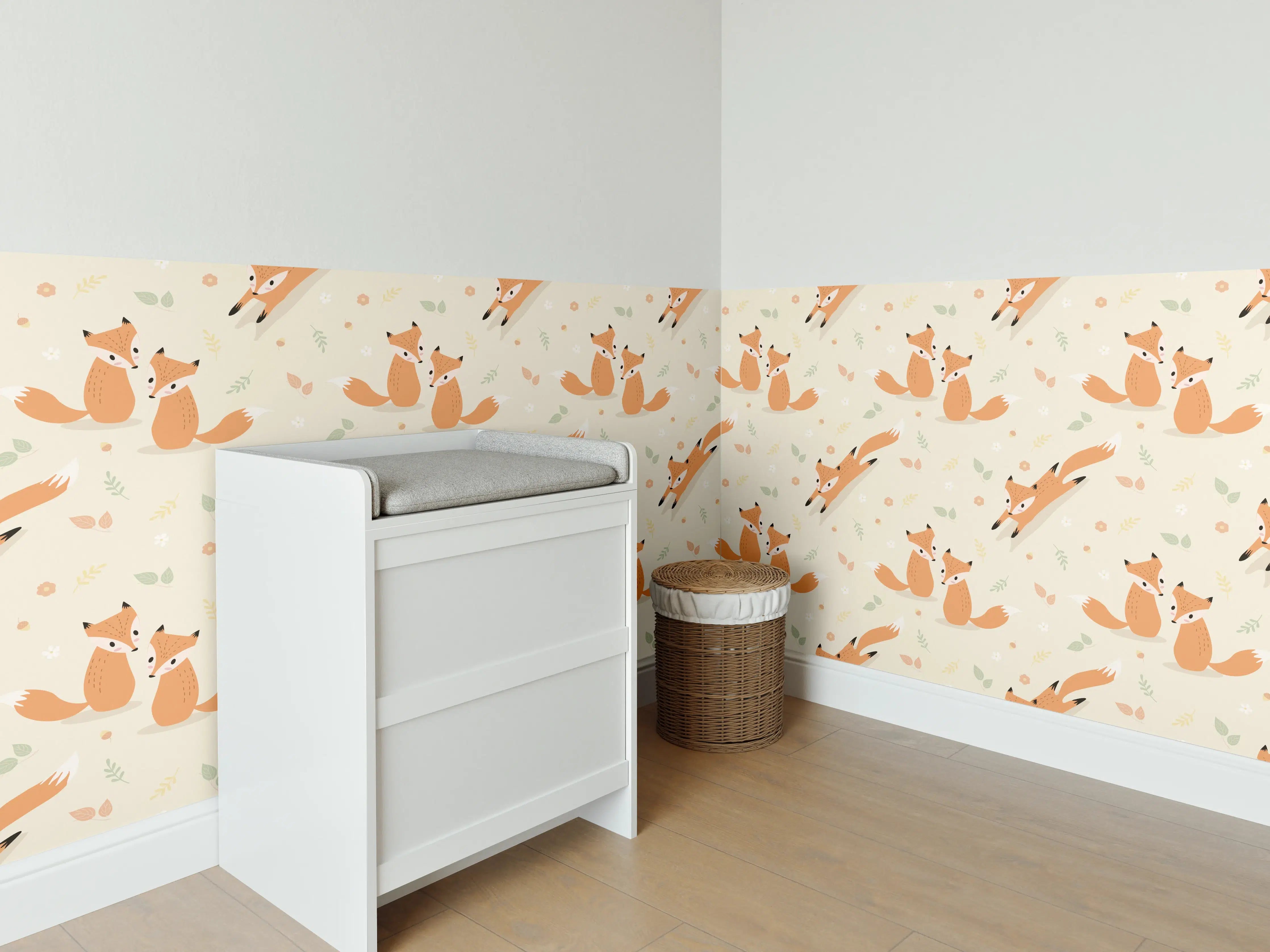 Babyzimmer Wandgestaltung - Verspielte Füchzchen im Wald
