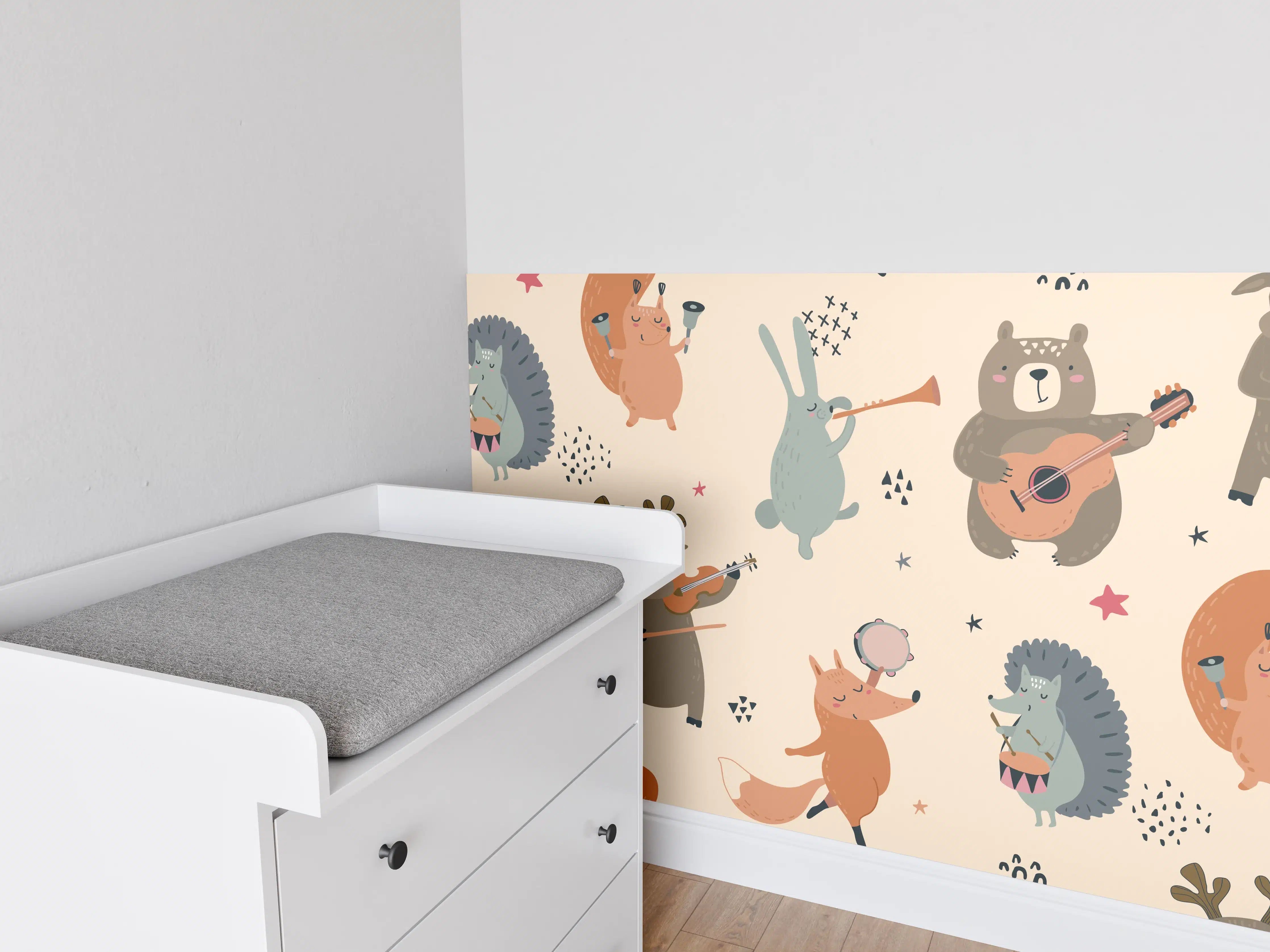 Babyzimmer Wandgestaltung - Verspielte Tierillustration mit bunten Farben