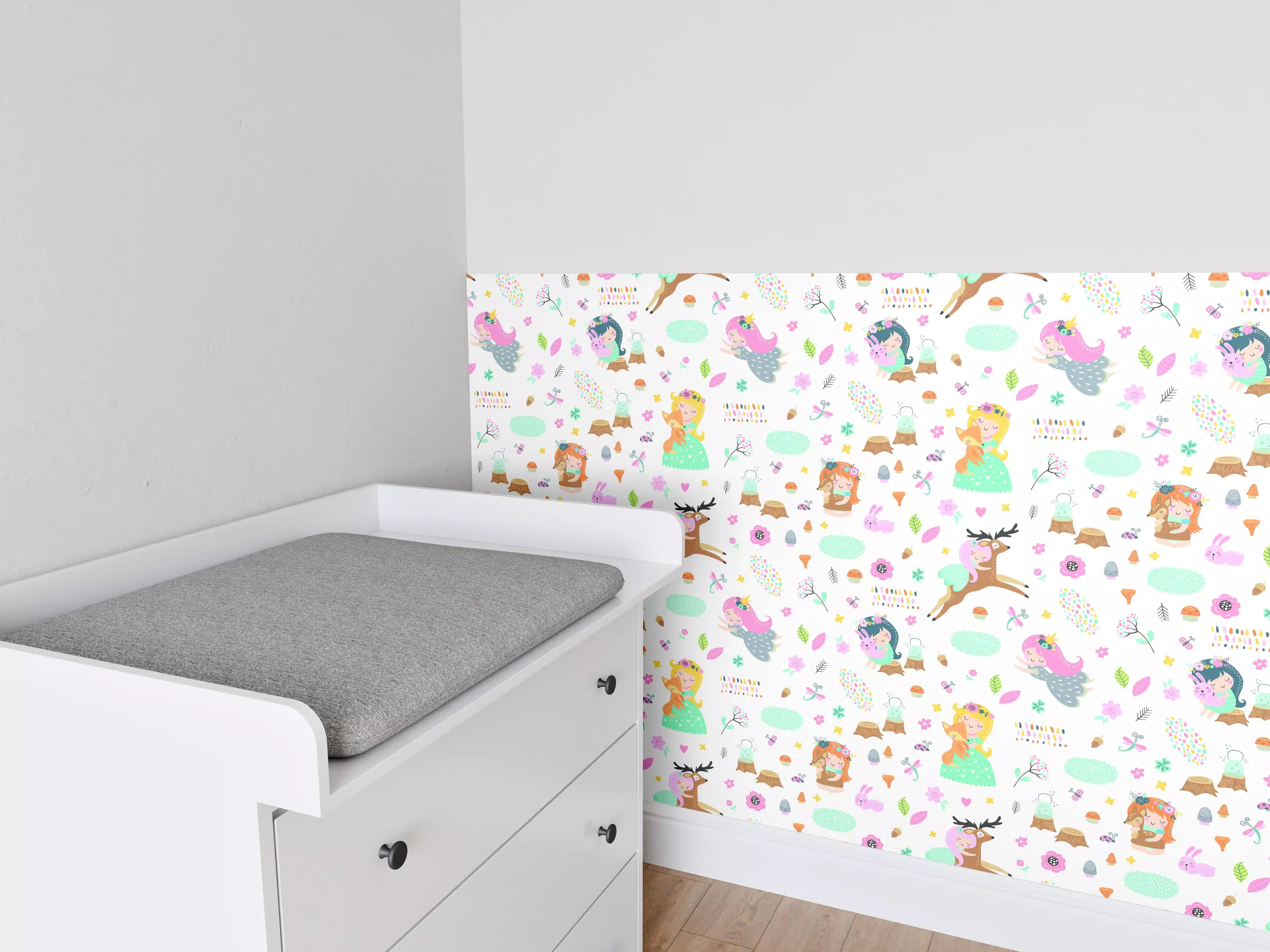 Babyzimmer Wandgestaltung - Verspieltes Kinderwagen-Motiv mit Tierdesign