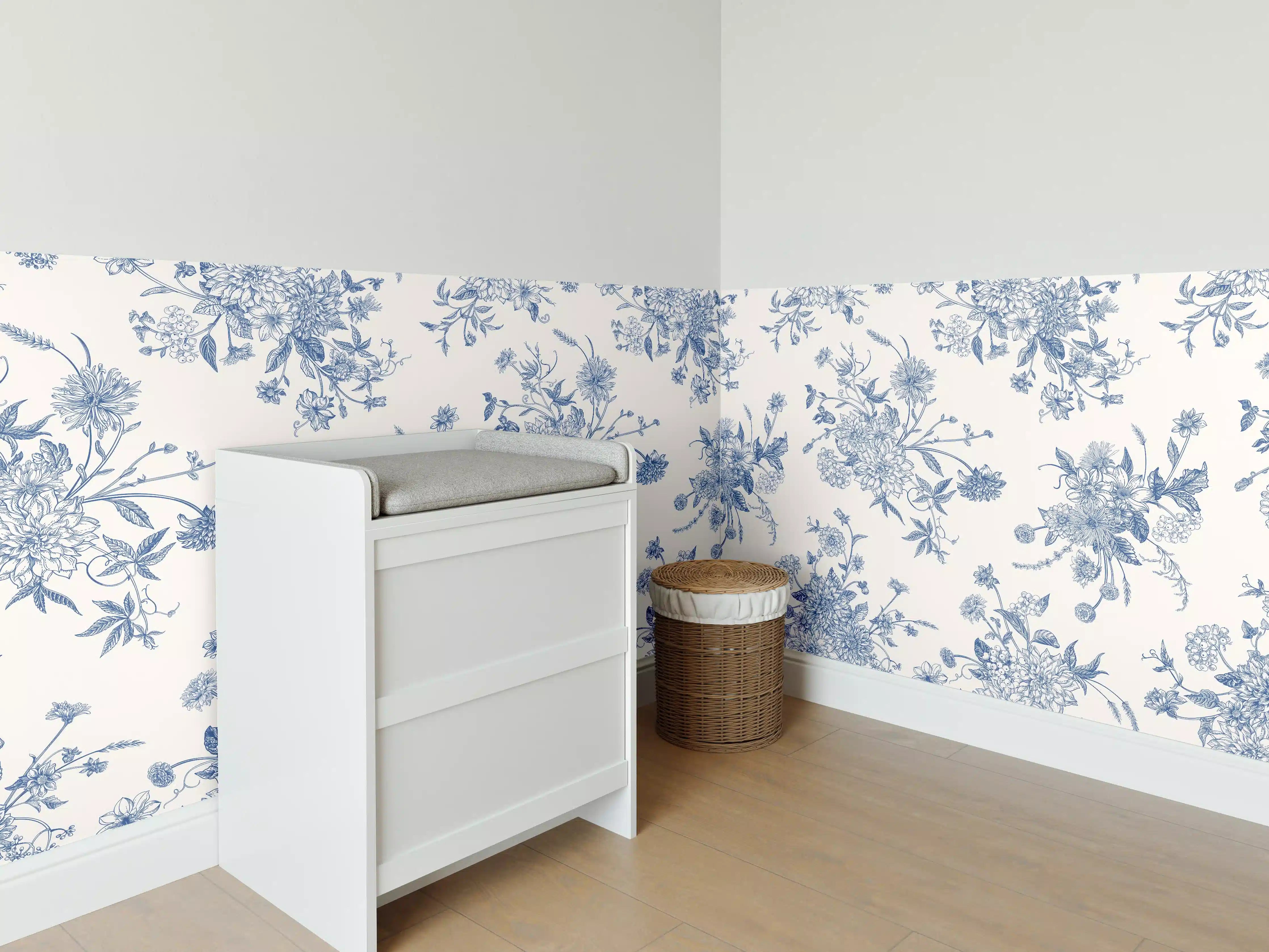 Babyzimmer Wandgestaltung - Vintage-Blumenmuster Blau-Weiß