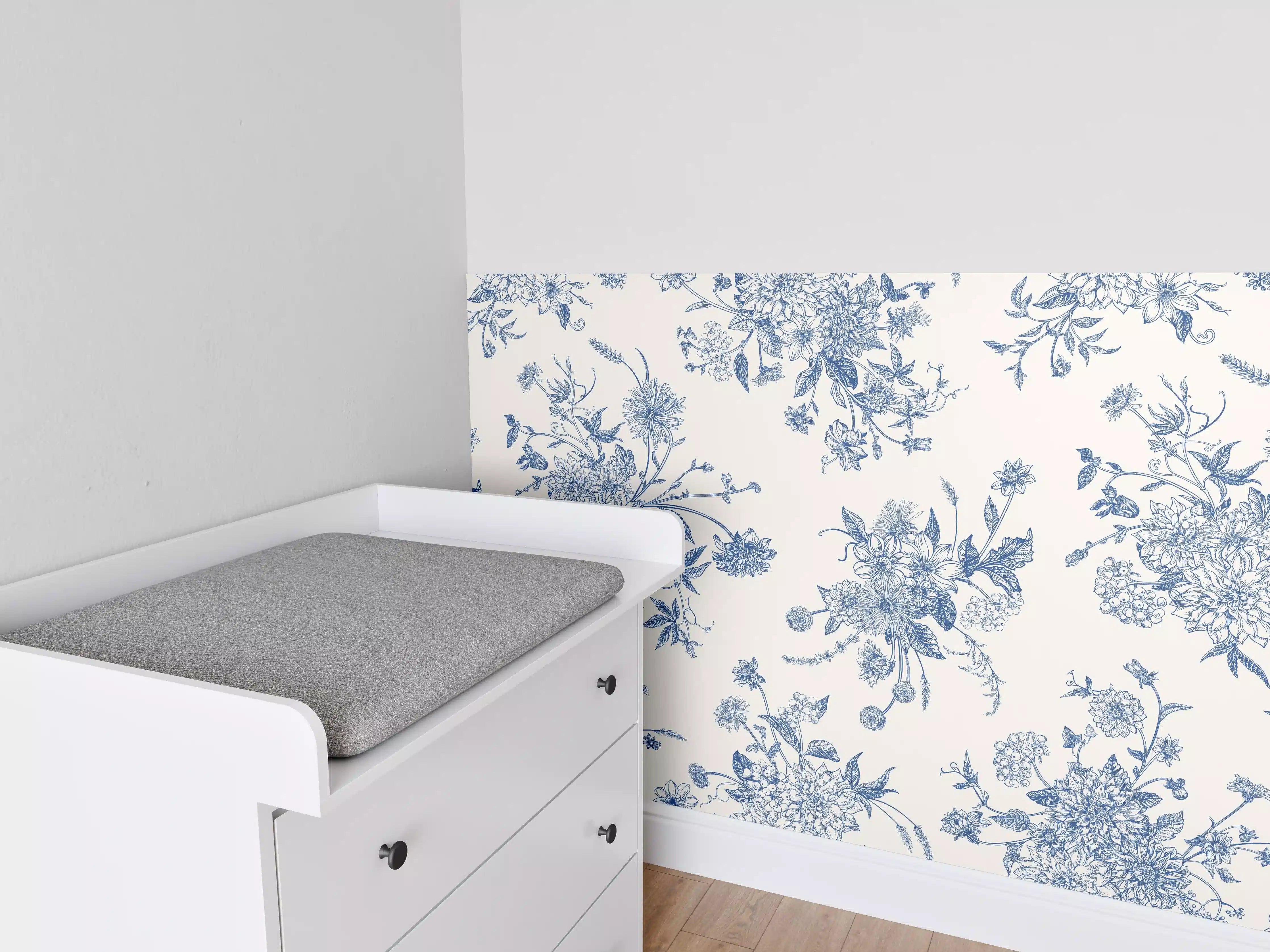 Babyzimmer Wandgestaltung - Vintage-Blumenmuster Blau-Weiß