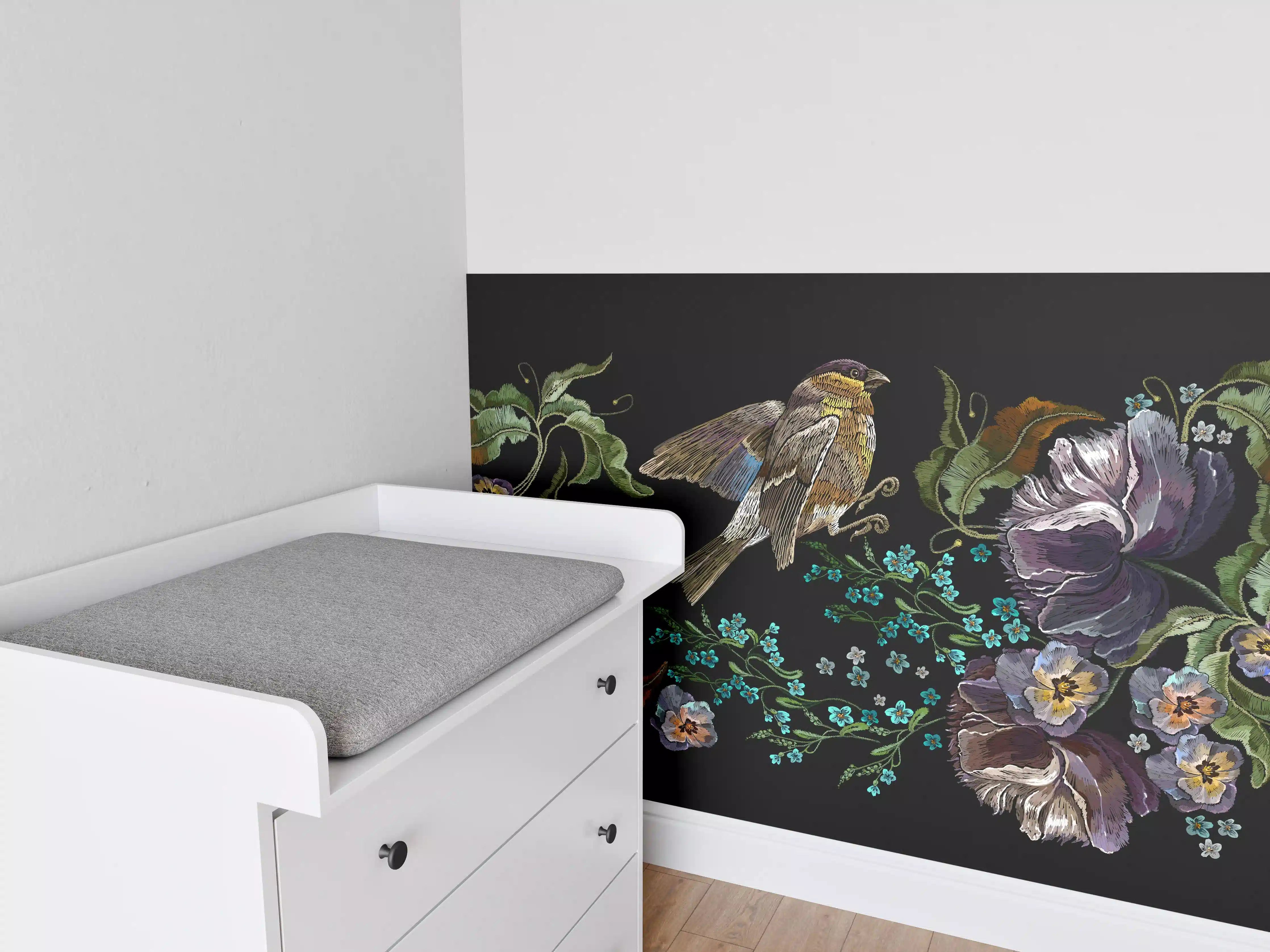 Babyzimmer Wandgestaltung - Violette Blumen Vogelmuster Stickerei