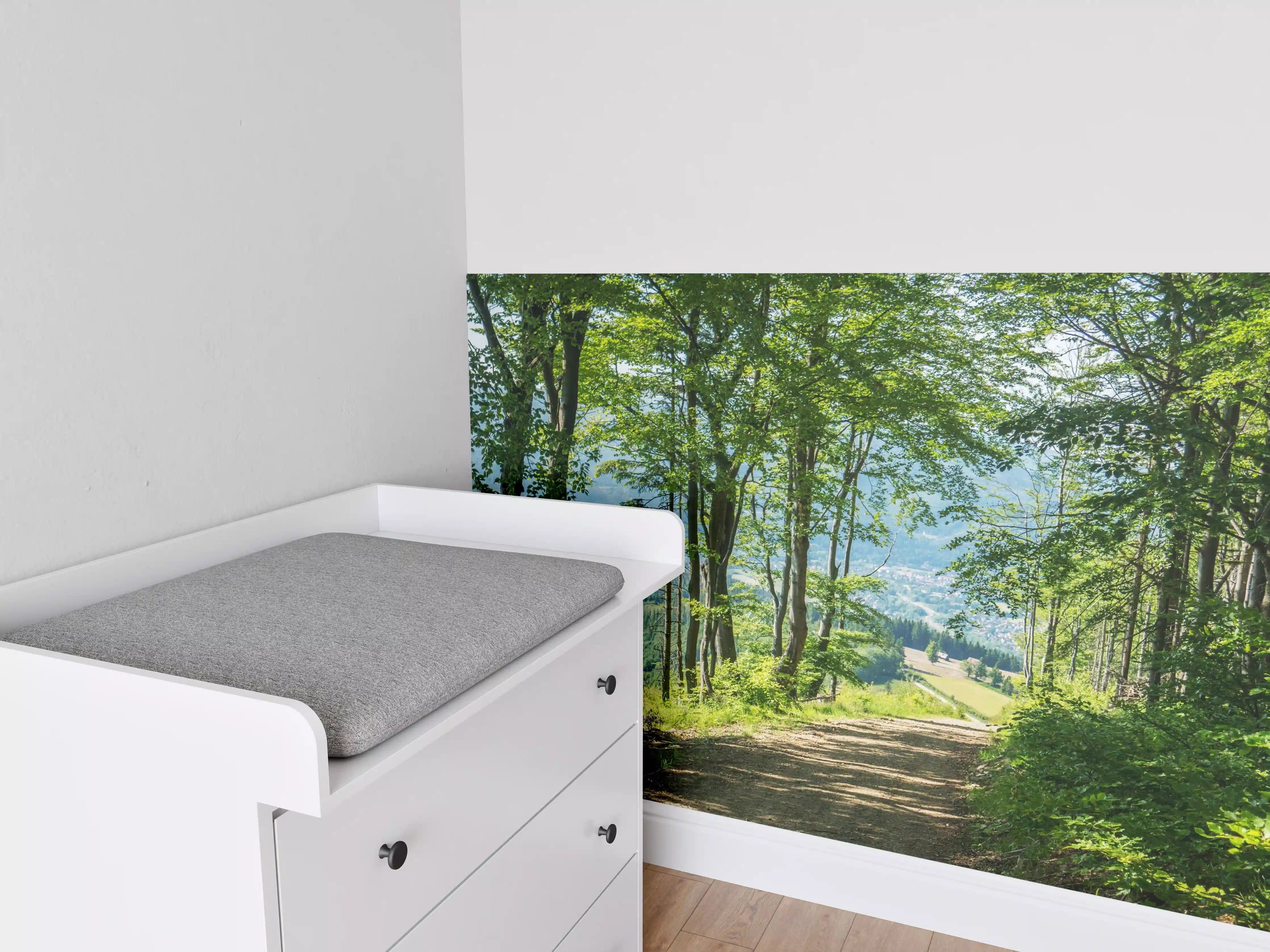 Babyzimmer Wandgestaltung - Waldweg Beskiden Polen