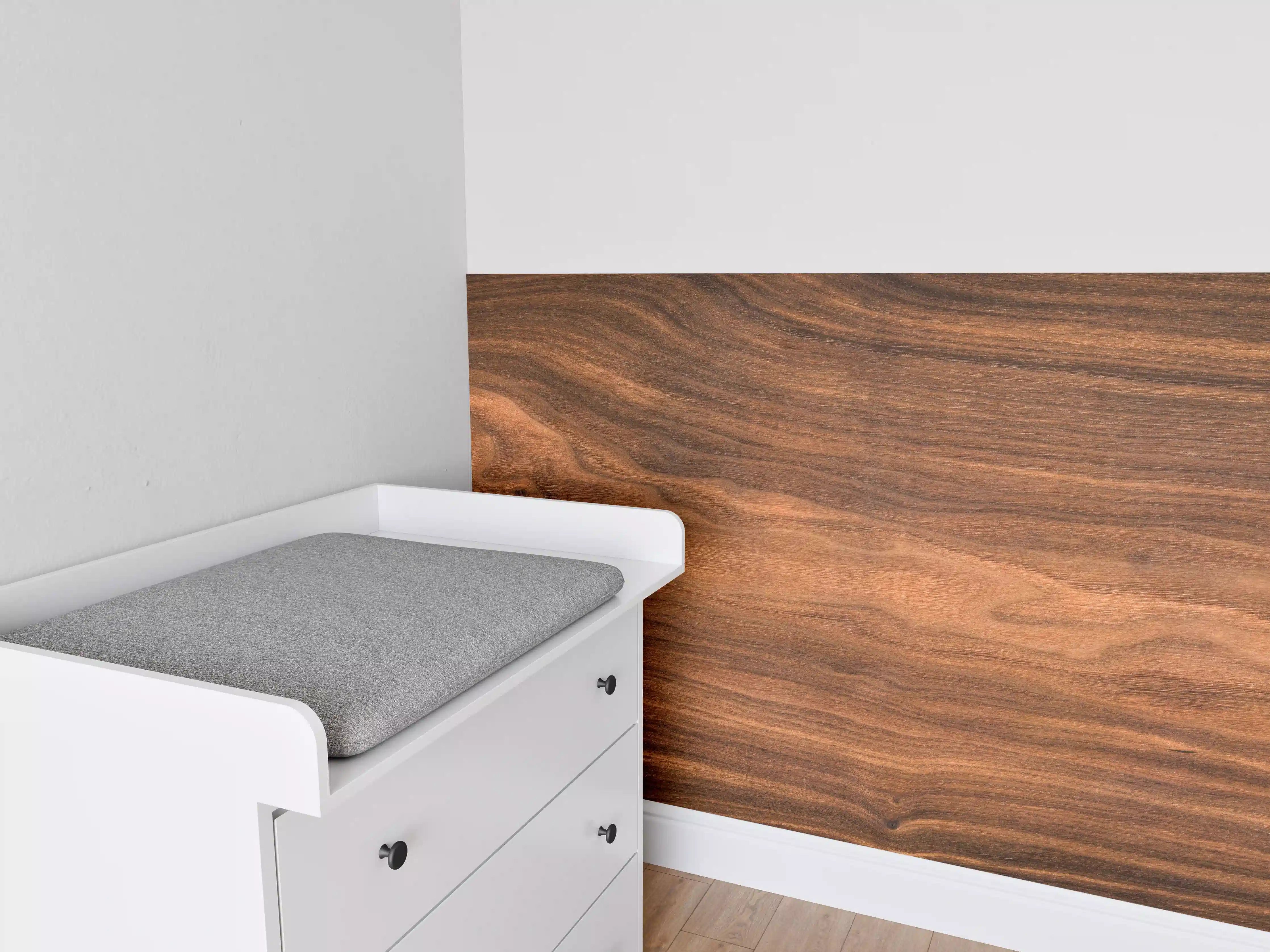 Babyzimmer Wandgestaltung - Walnussholz
