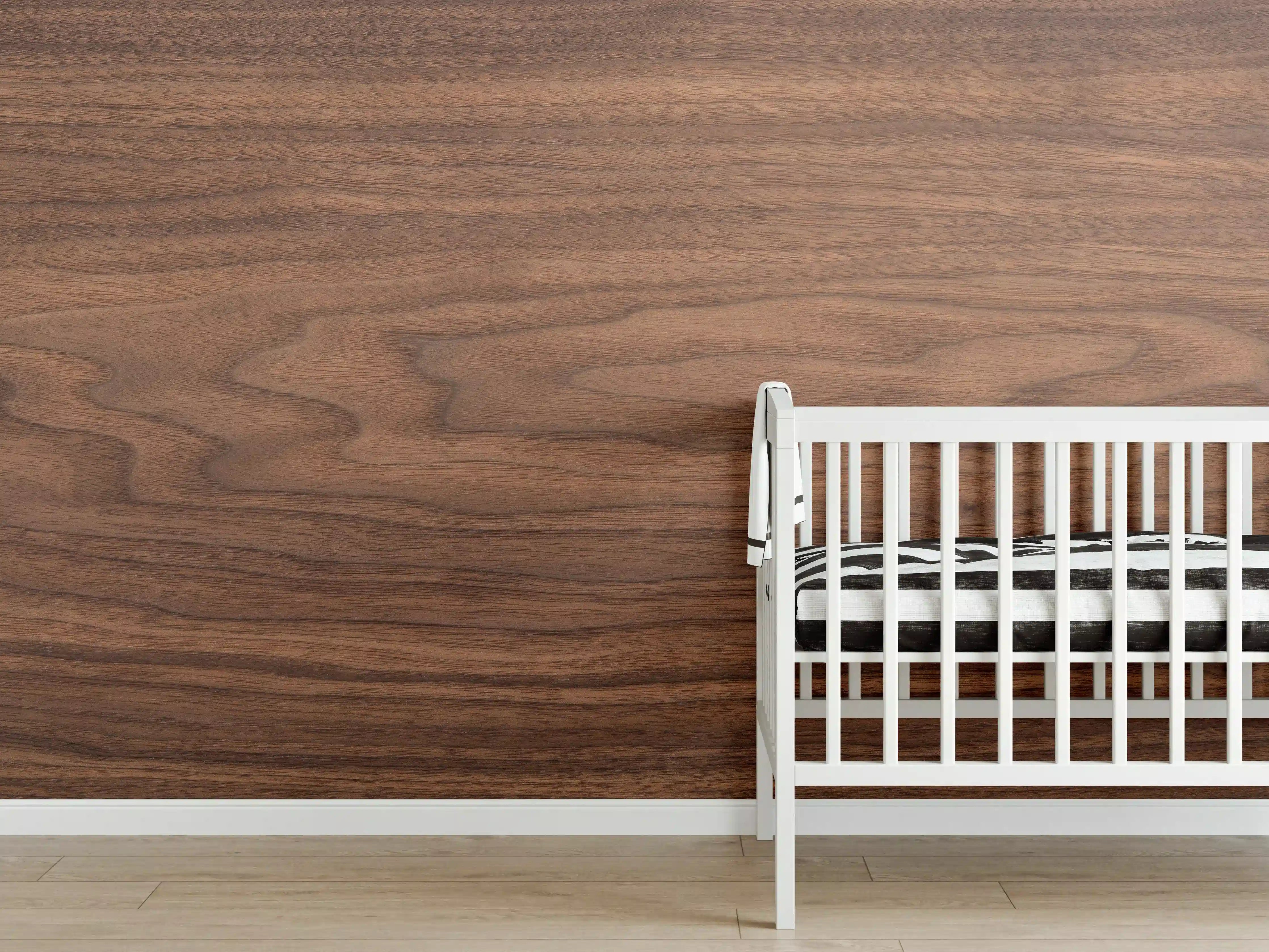 Babyzimmer Wandgestaltung - Walnussholz Matt