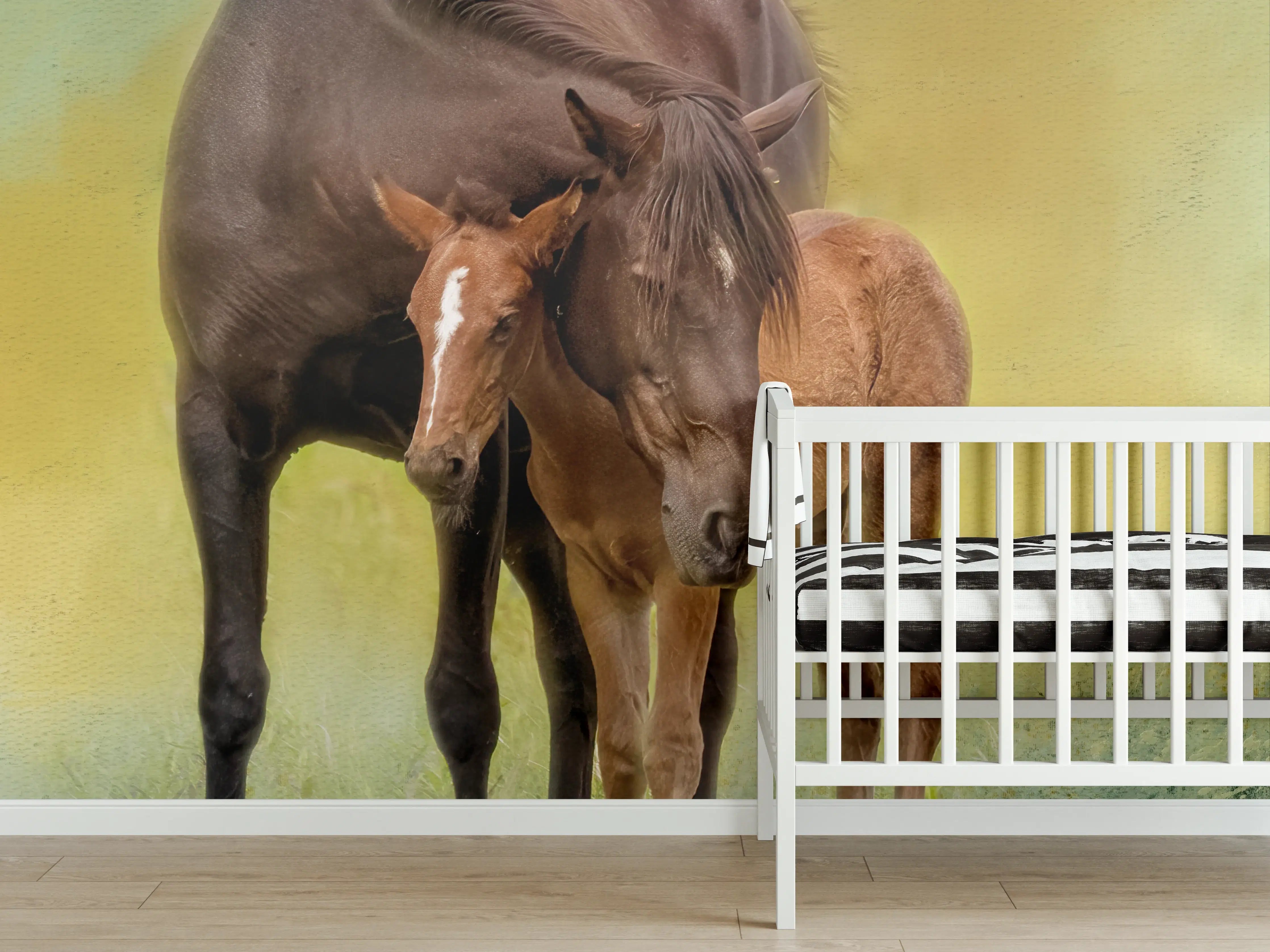 Babyzimmer Wandgestaltung - Warme Pferdefamilie auf der Weide