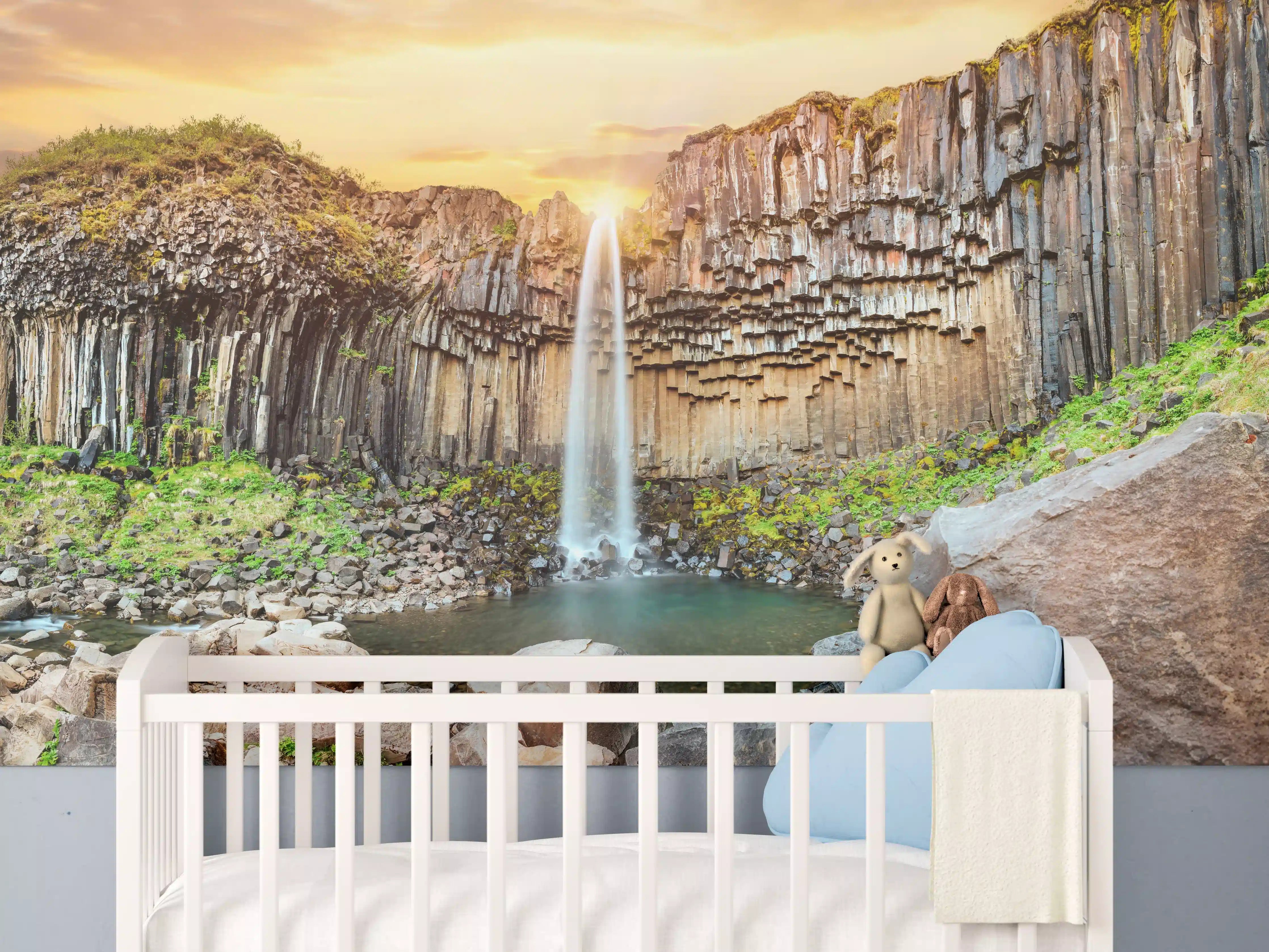 Babyzimmer Wandgestaltung - Wasserfall "Svartifoss" im Skaftafell-Nationalpark