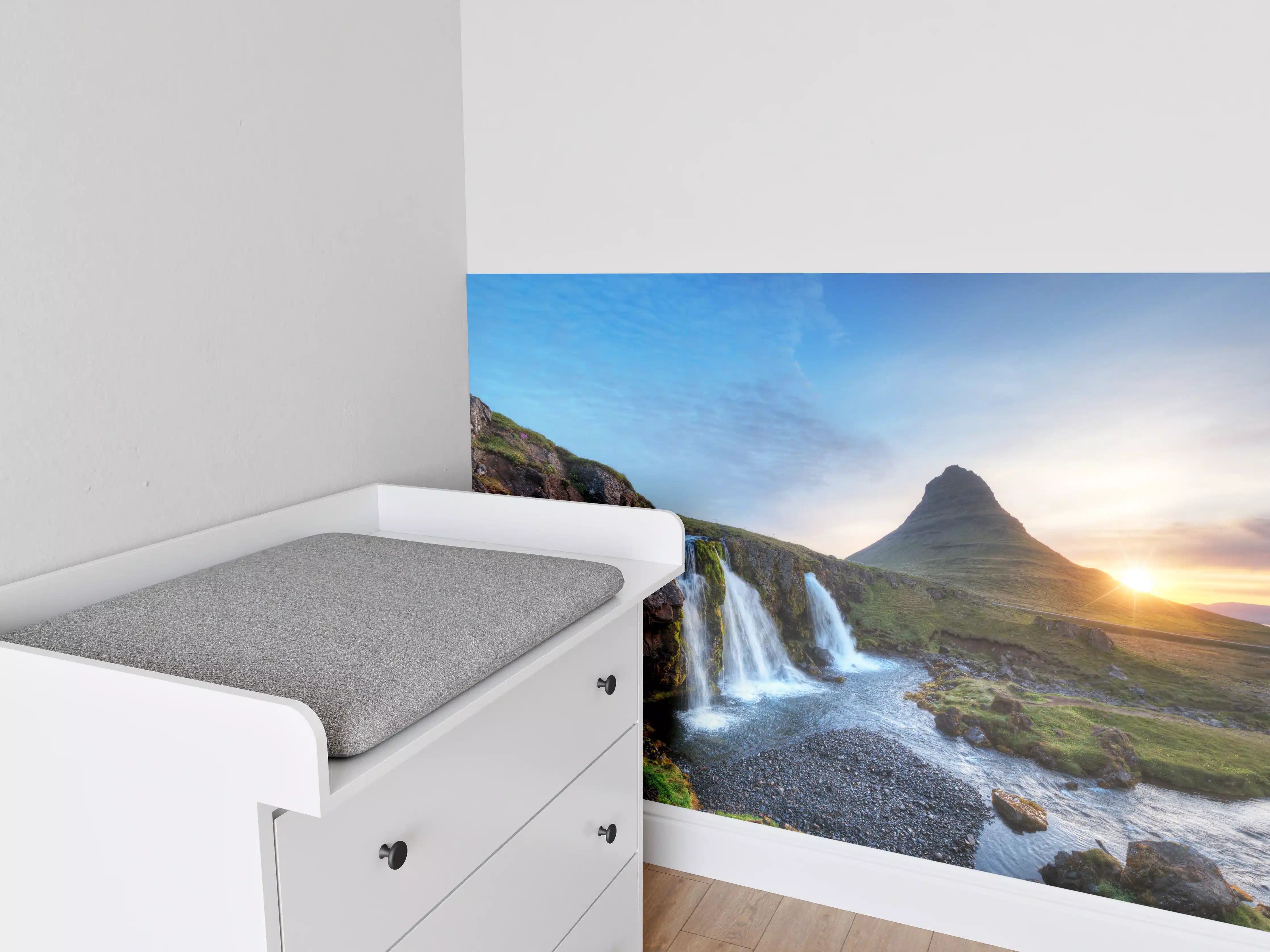Babyzimmer Wandgestaltung - Wasserfall bei Sonnenuntergang