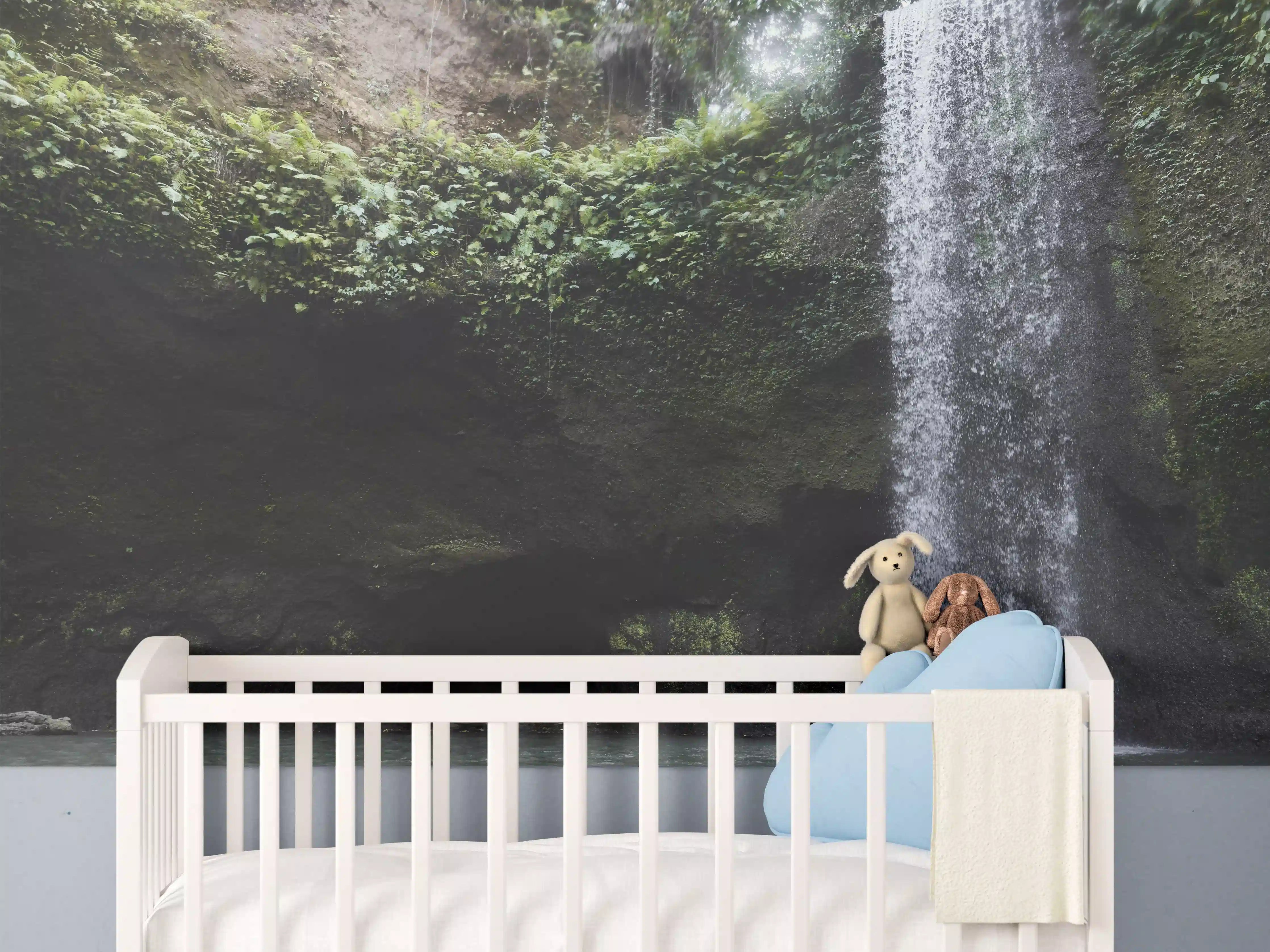 Babyzimmer Wandgestaltung - Wasserfall in Bali im Herbst