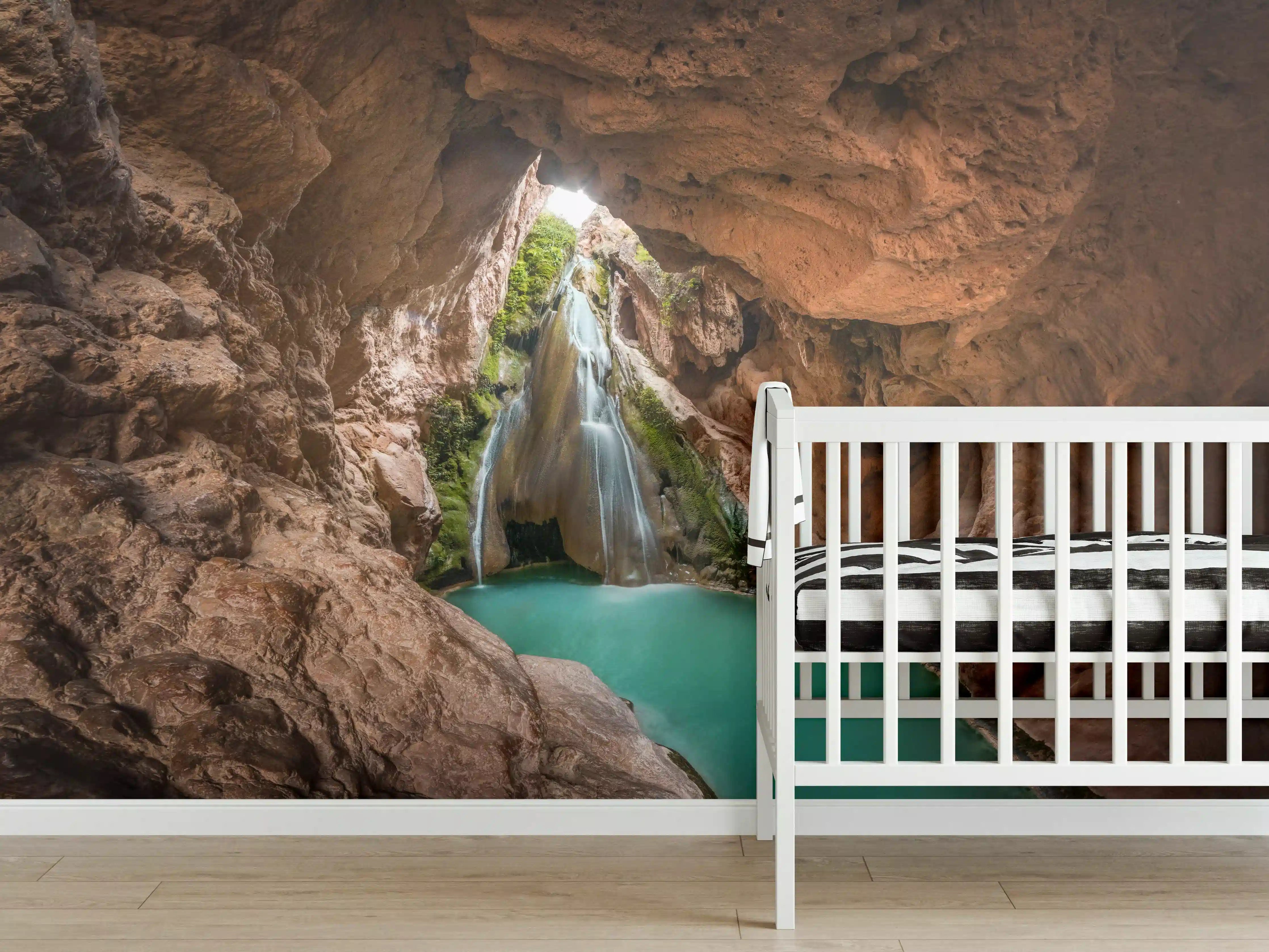 Babyzimmer Wandgestaltung - Wasserfall in Höhle mit See in Valencia