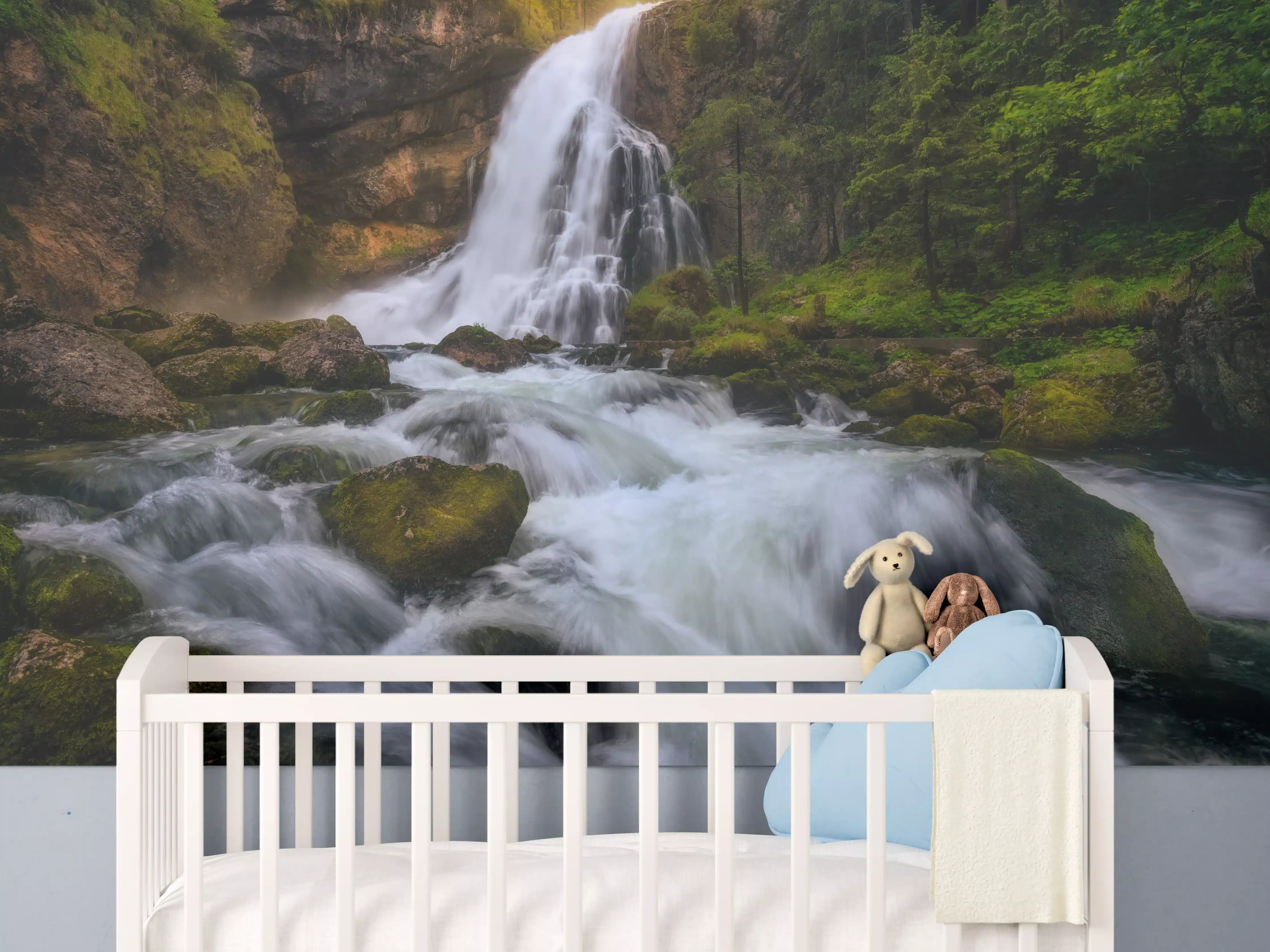 Babyzimmer Wandgestaltung - Wasserfall in bergiger Region