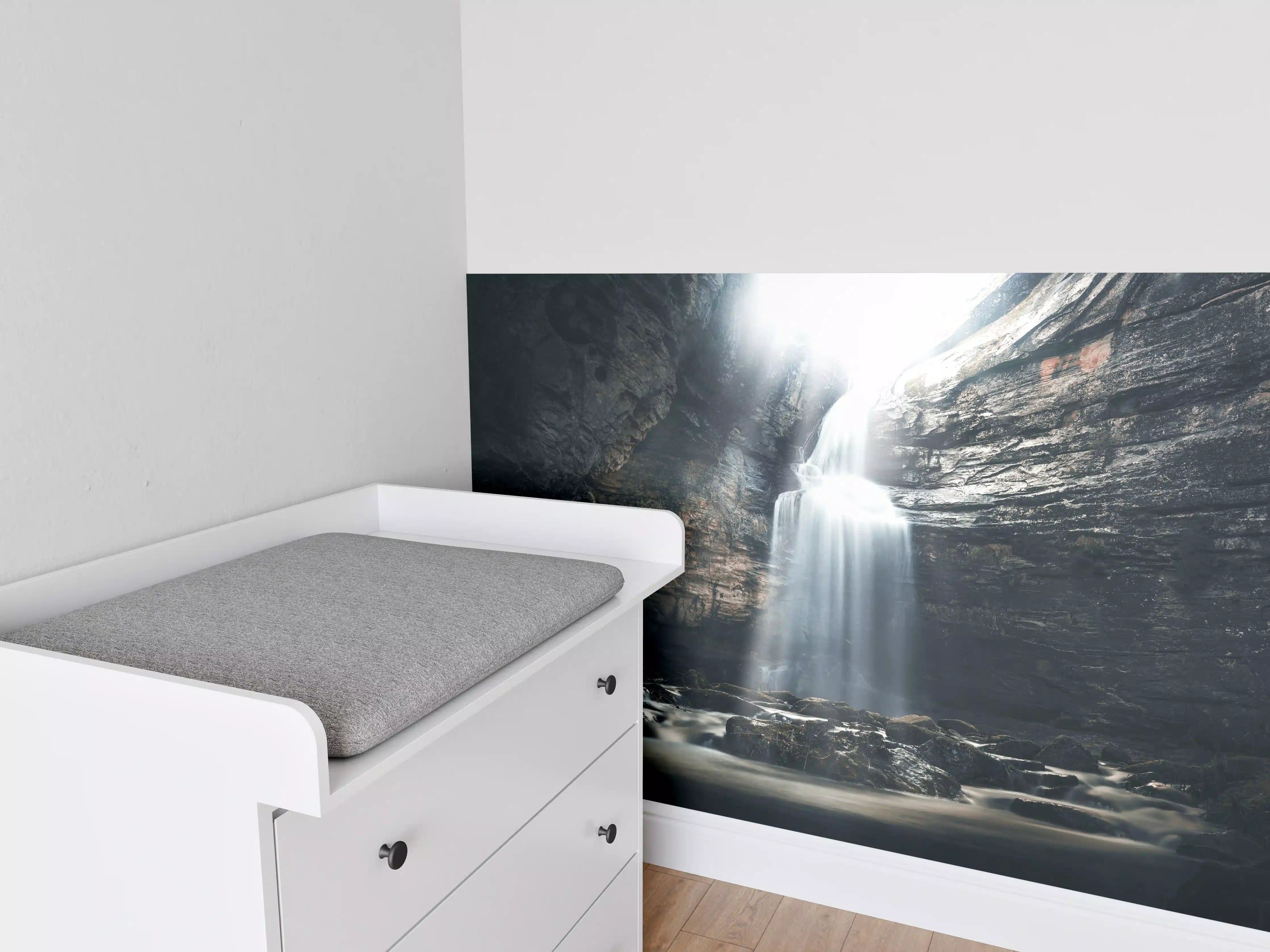 Babyzimmer Wandgestaltung - Wasserfall in geheimnisvoller Schlucht