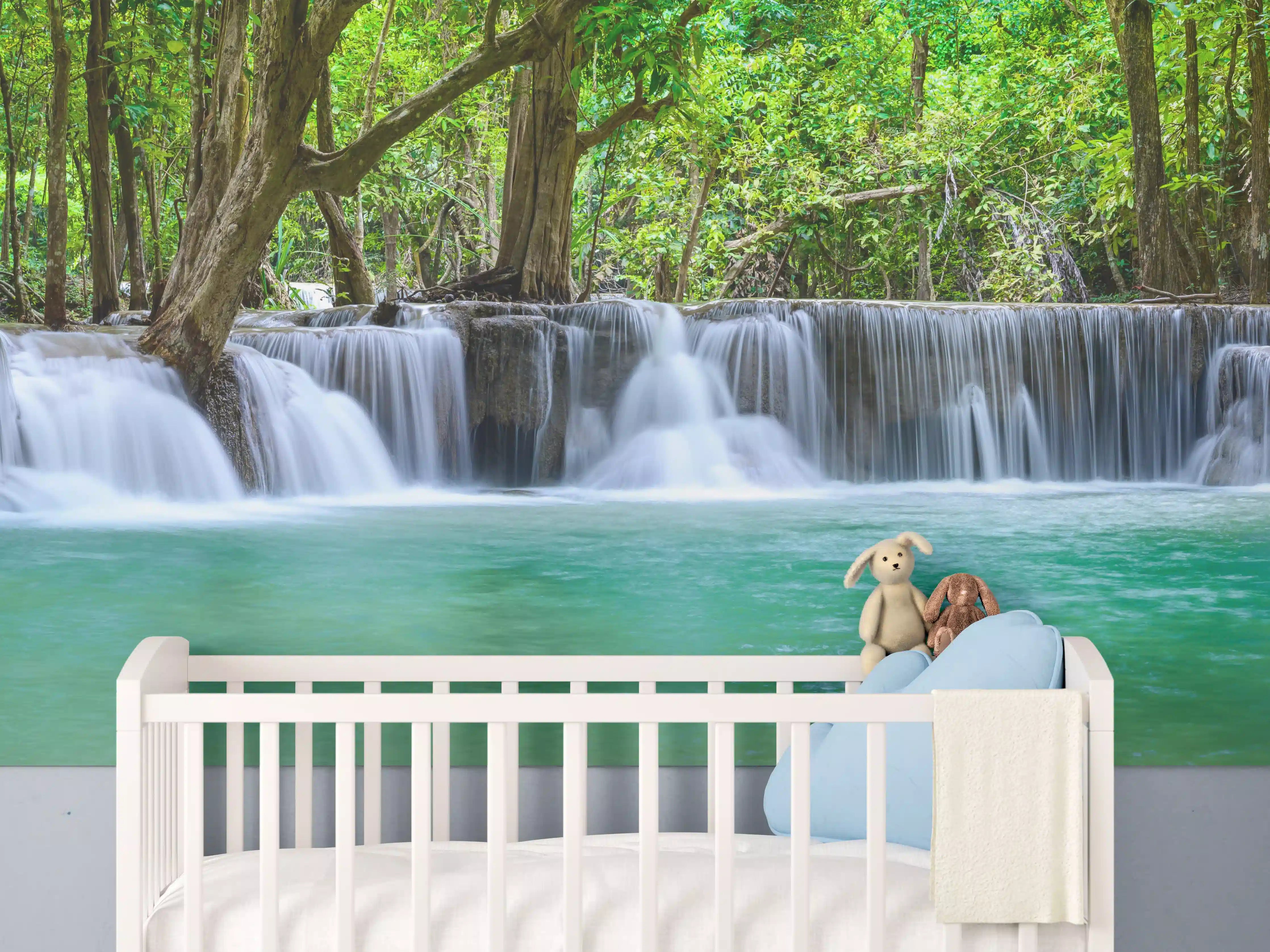 Babyzimmer Wandgestaltung - Wasserfall tief im tropischen Wald
