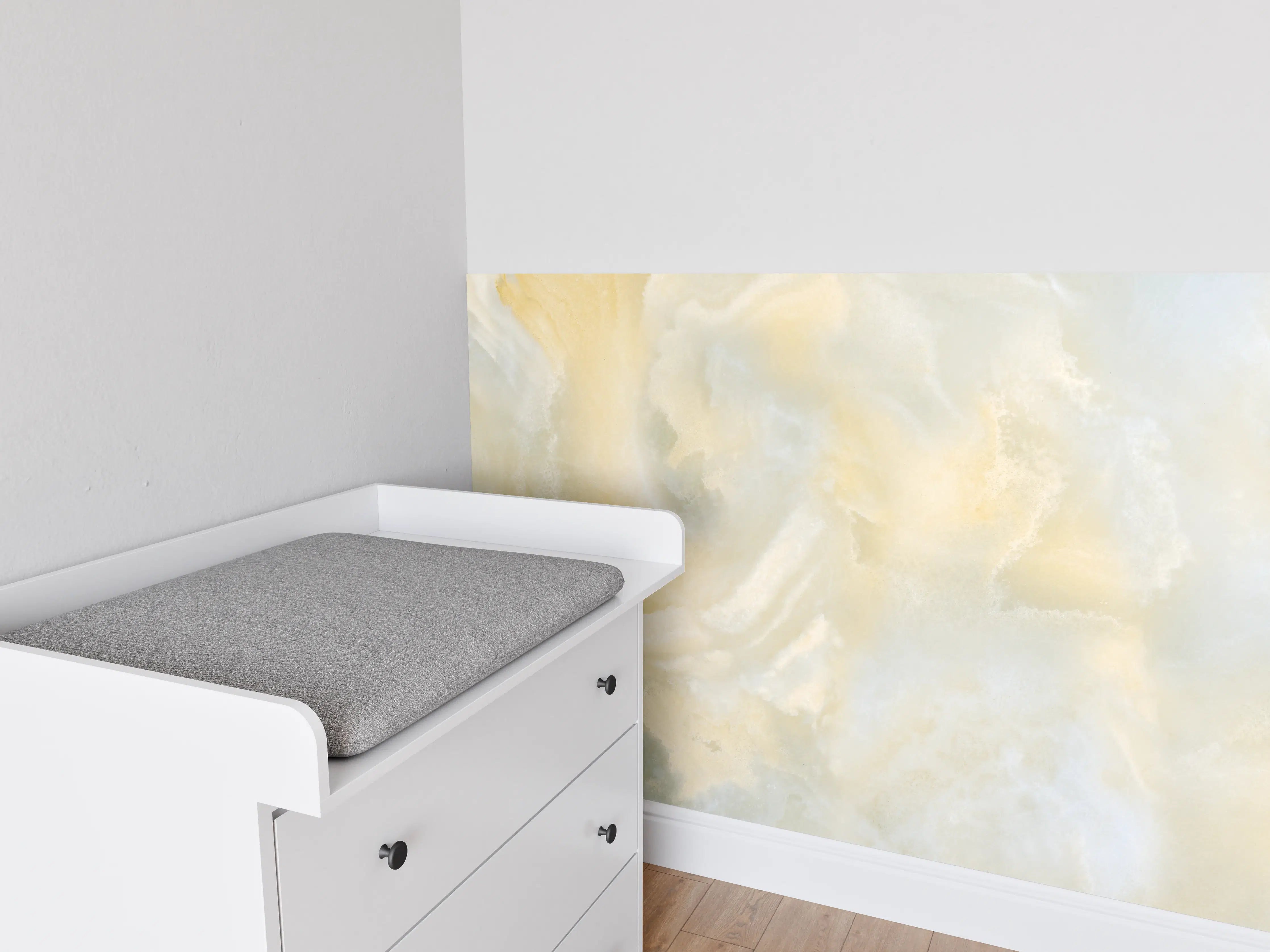 Babyzimmer Wandgestaltung - Weiches Beige-Grau-Marmor-Design