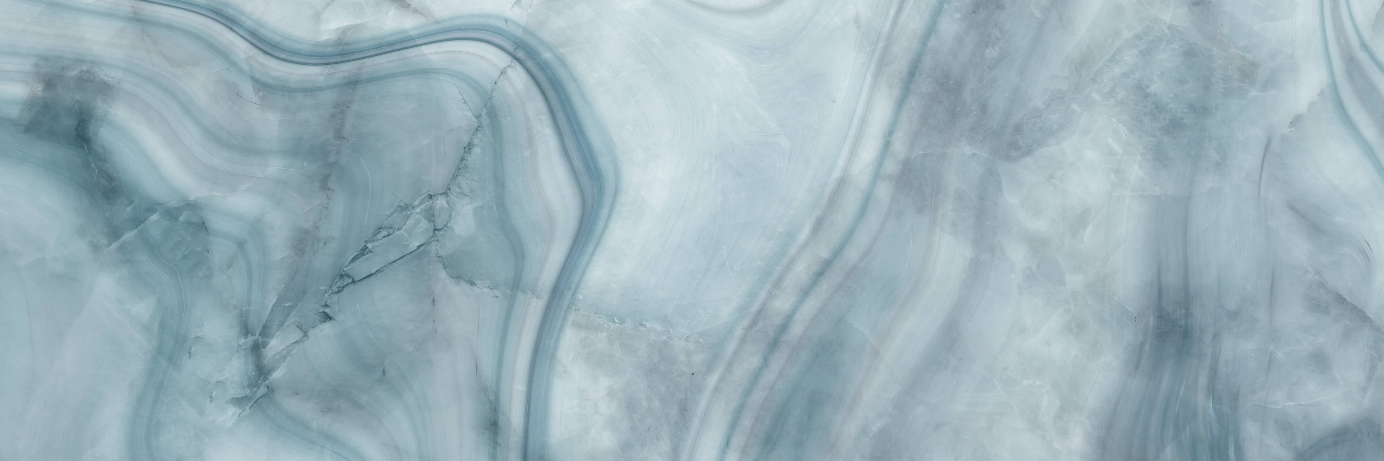 Babyzimmer Wandgestaltung-Weiß-Grau-Blauer Marmor