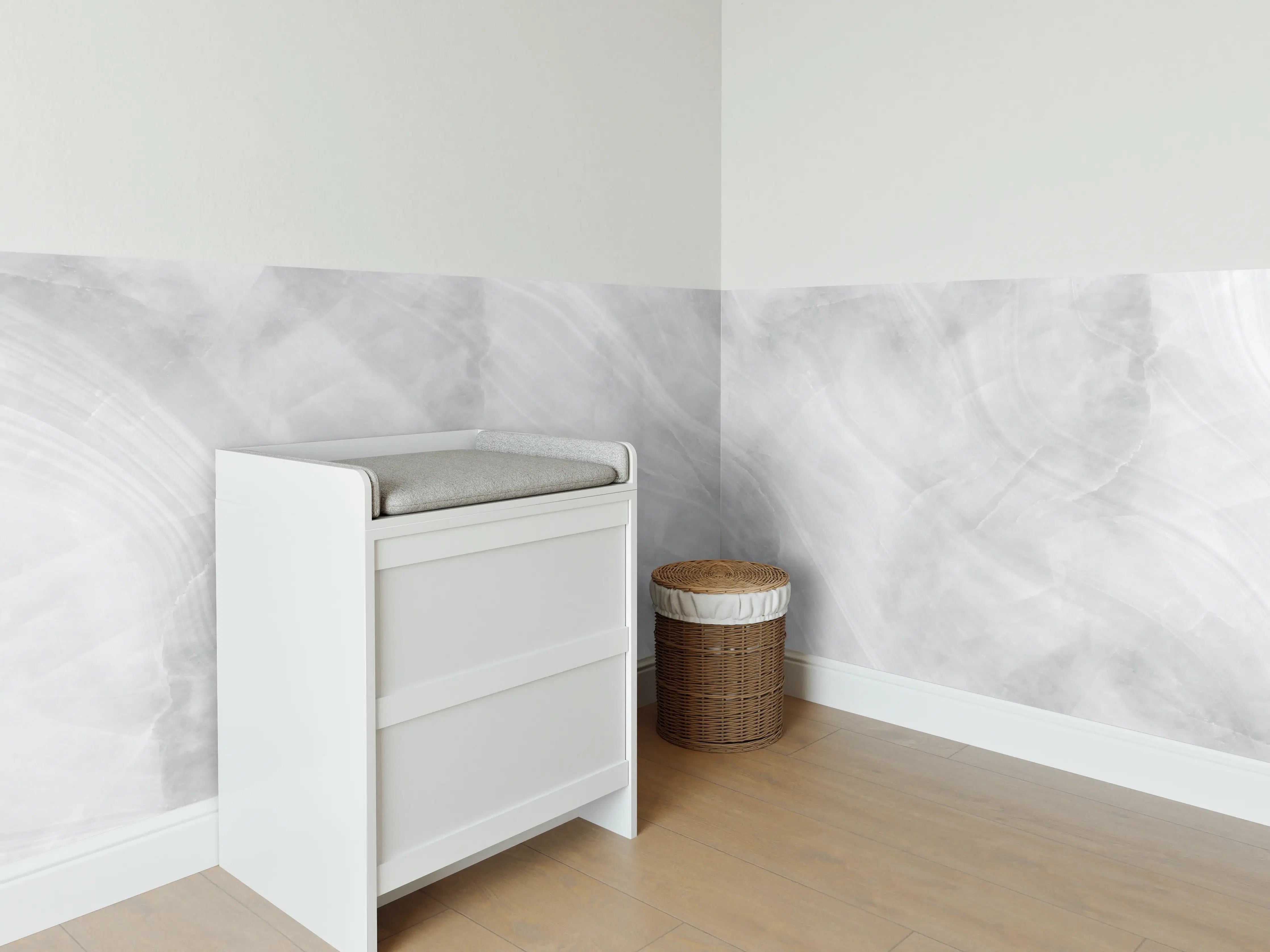 Babyzimmer Wandgestaltung - Weiß-Grauer Marmor