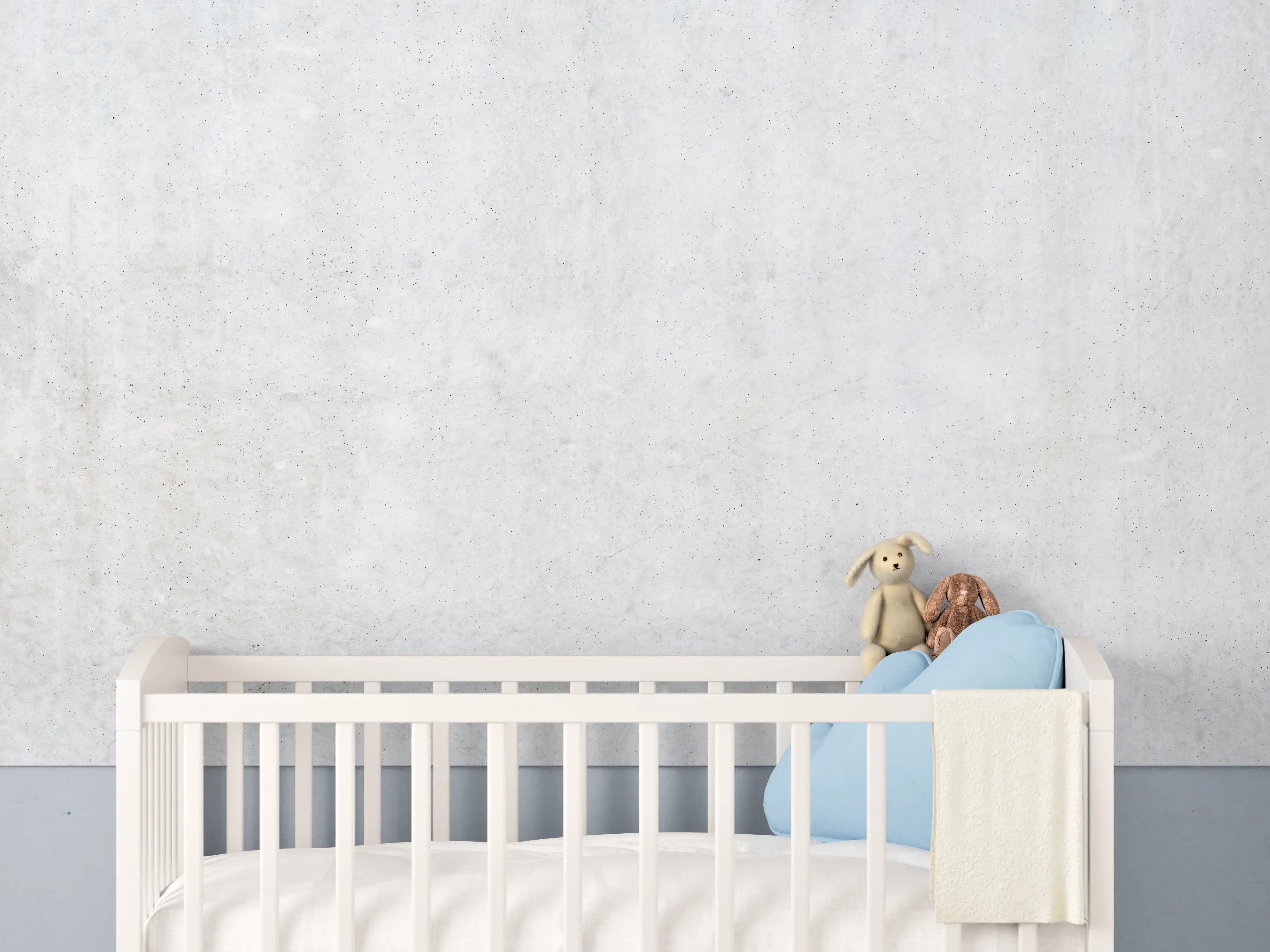Babyzimmer Wandgestaltung - Weiß-bläuliche Betonwand