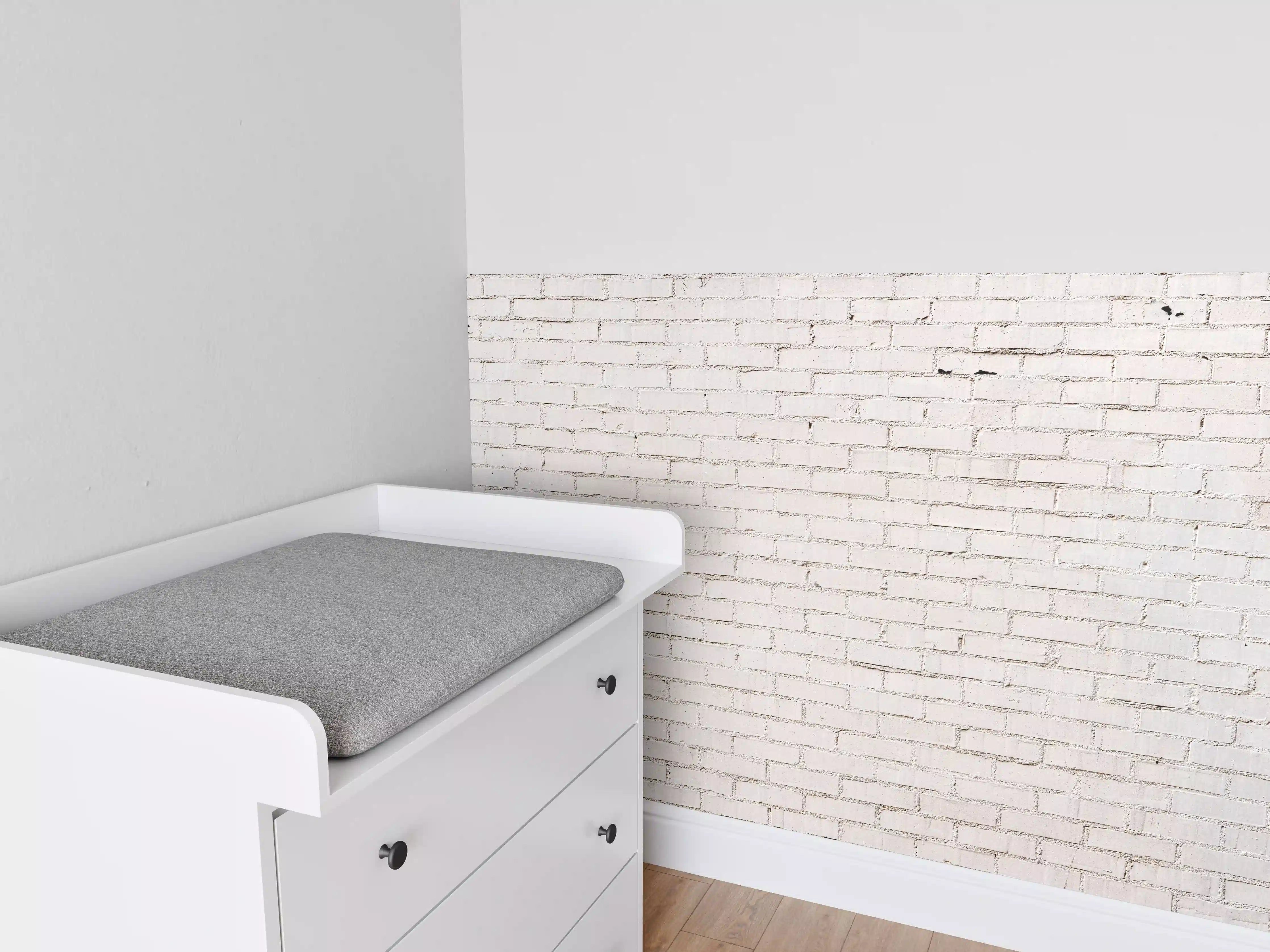 Babyzimmer Wandgestaltung - Weiß gestrichene Ziegelwand