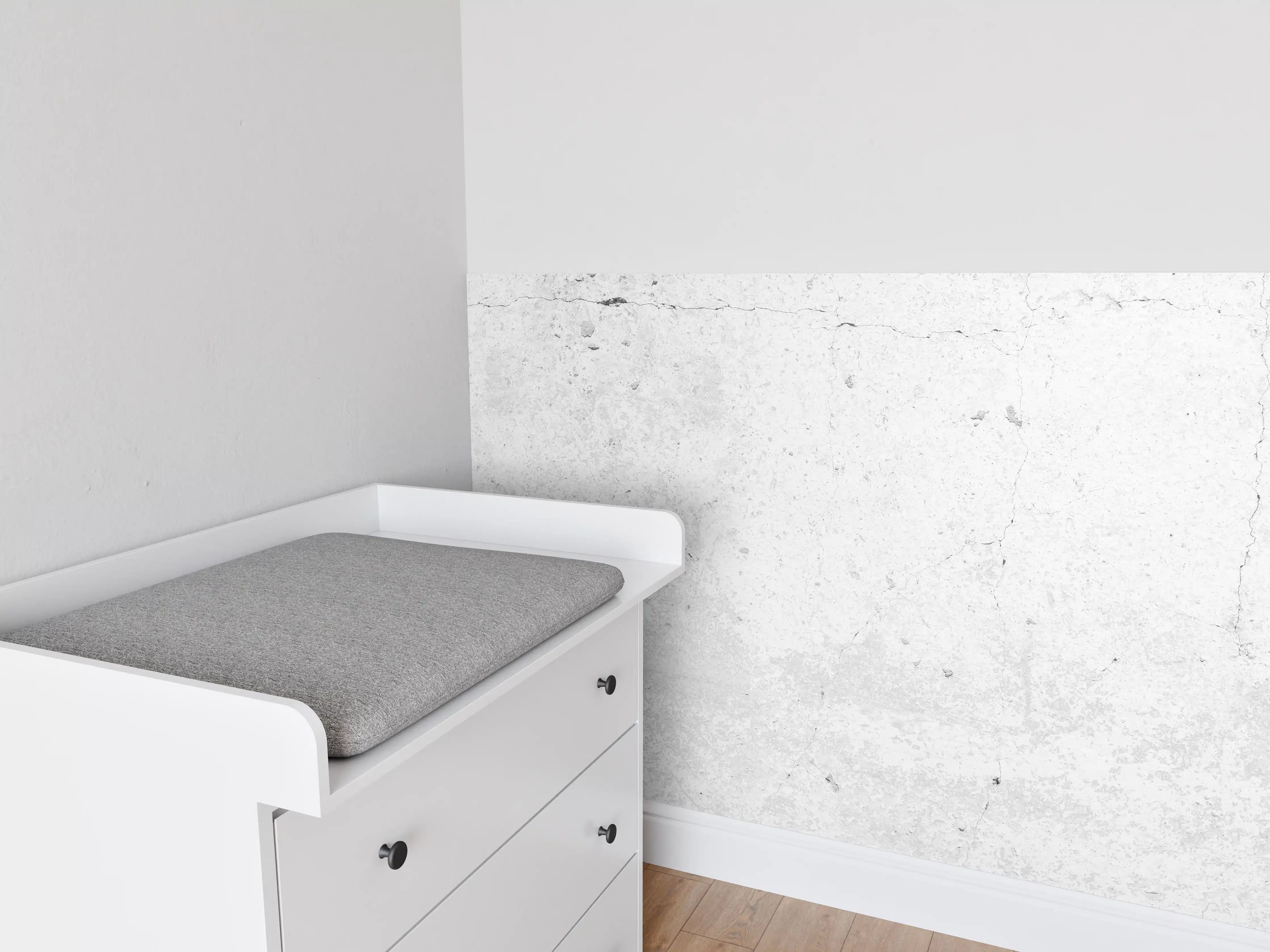 Babyzimmer Wandgestaltung - Weiß getünchte alte Betonwand