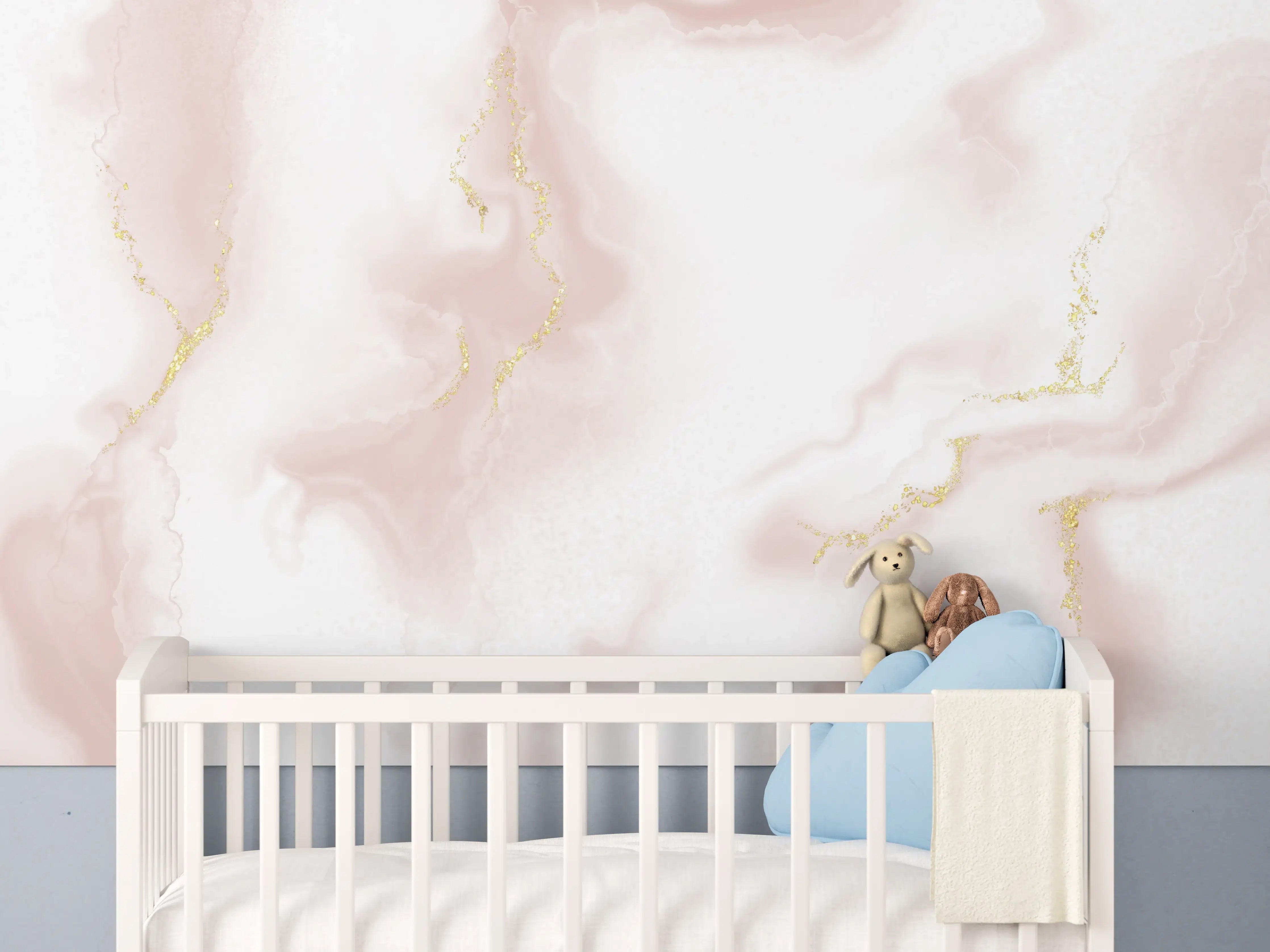 Babyzimmer Wandgestaltung - Weiß-rosé marmorierte Oberfläche mit goldenen Akzenten