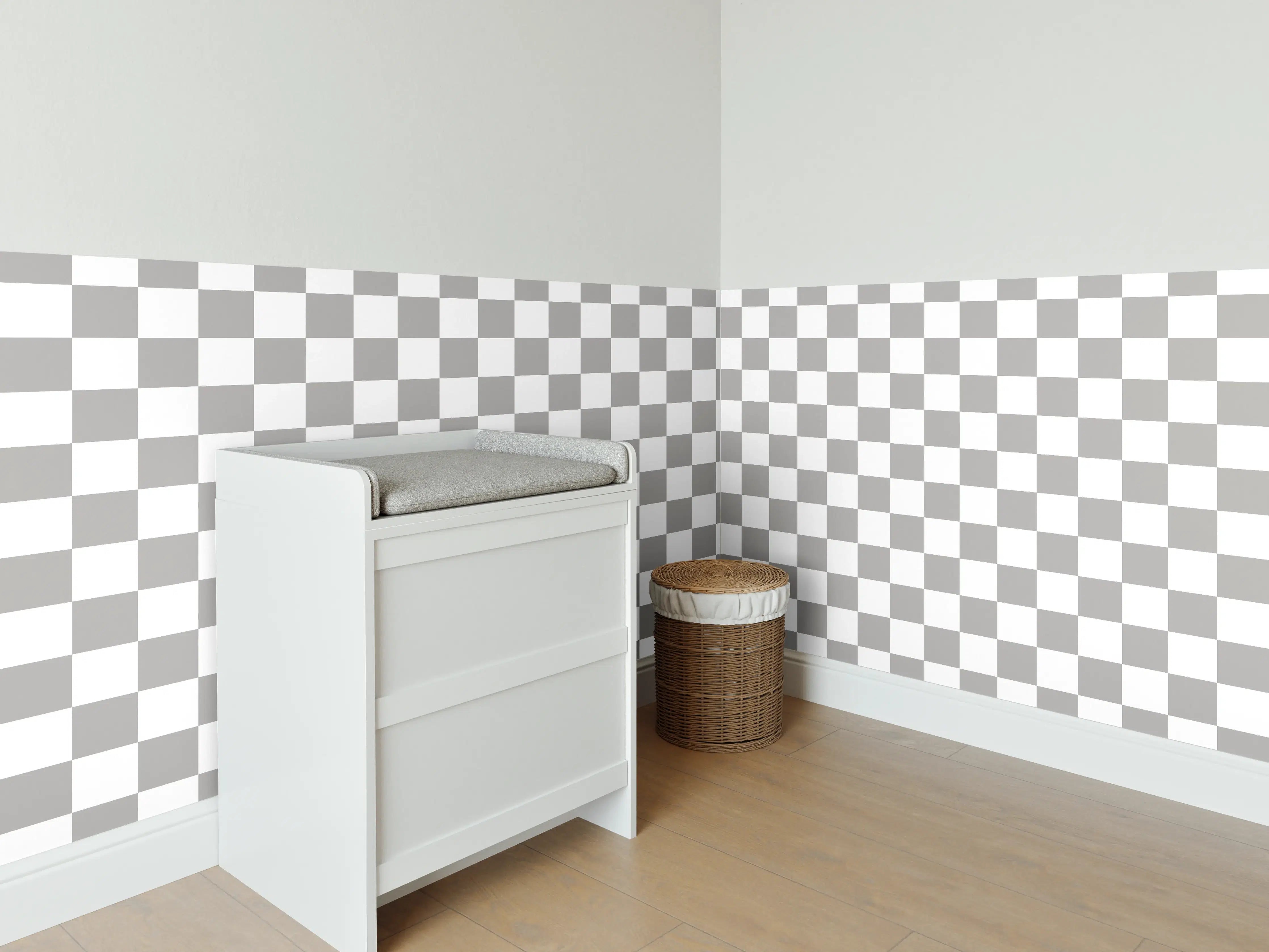 Babyzimmer Wandgestaltung - Weiße Betonwand mit zarten Graunuancen und Struktur