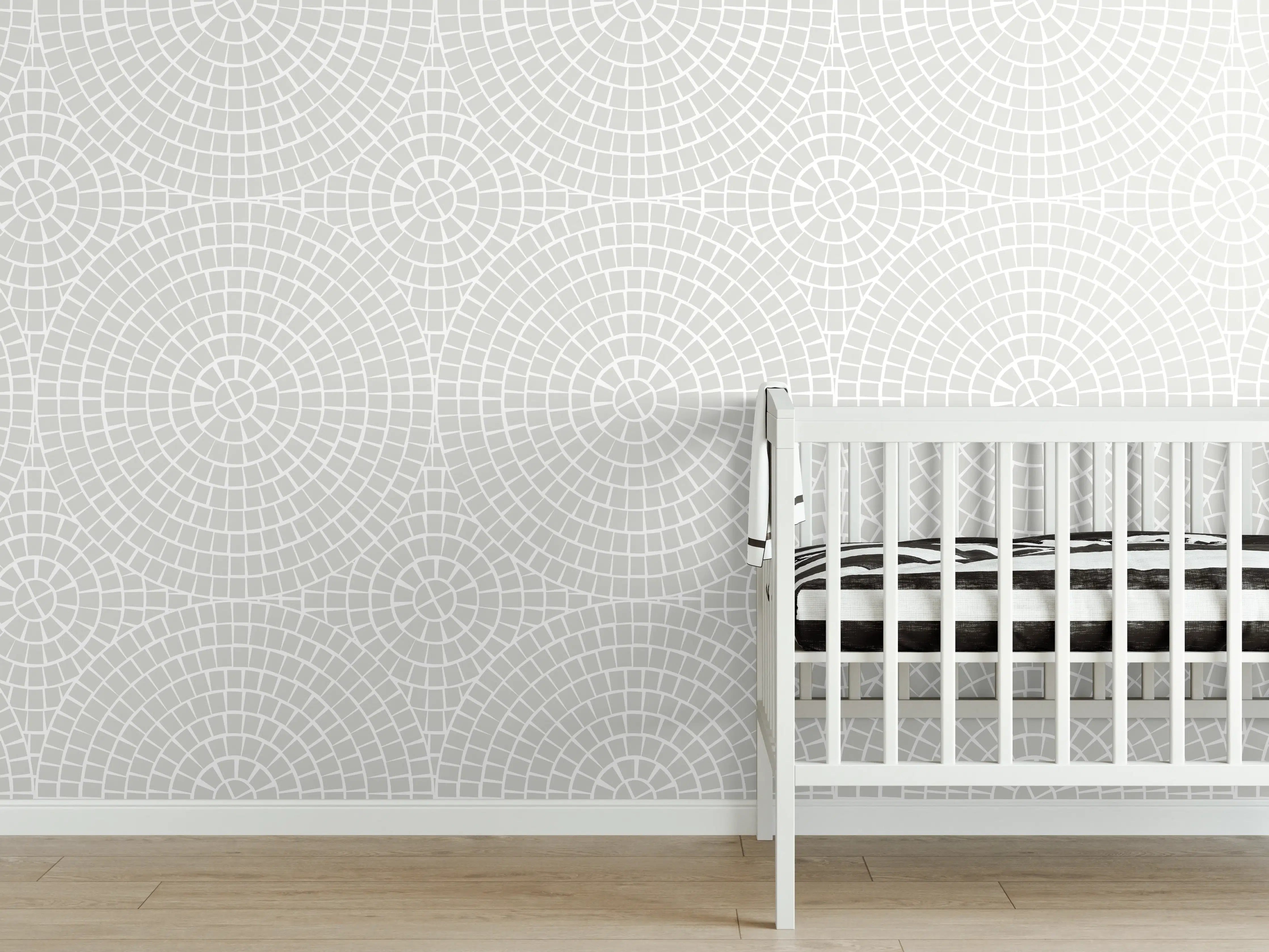 Babyzimmer Wandgestaltung - Weiße Mosaik-Optik mit Silber-Akzenten