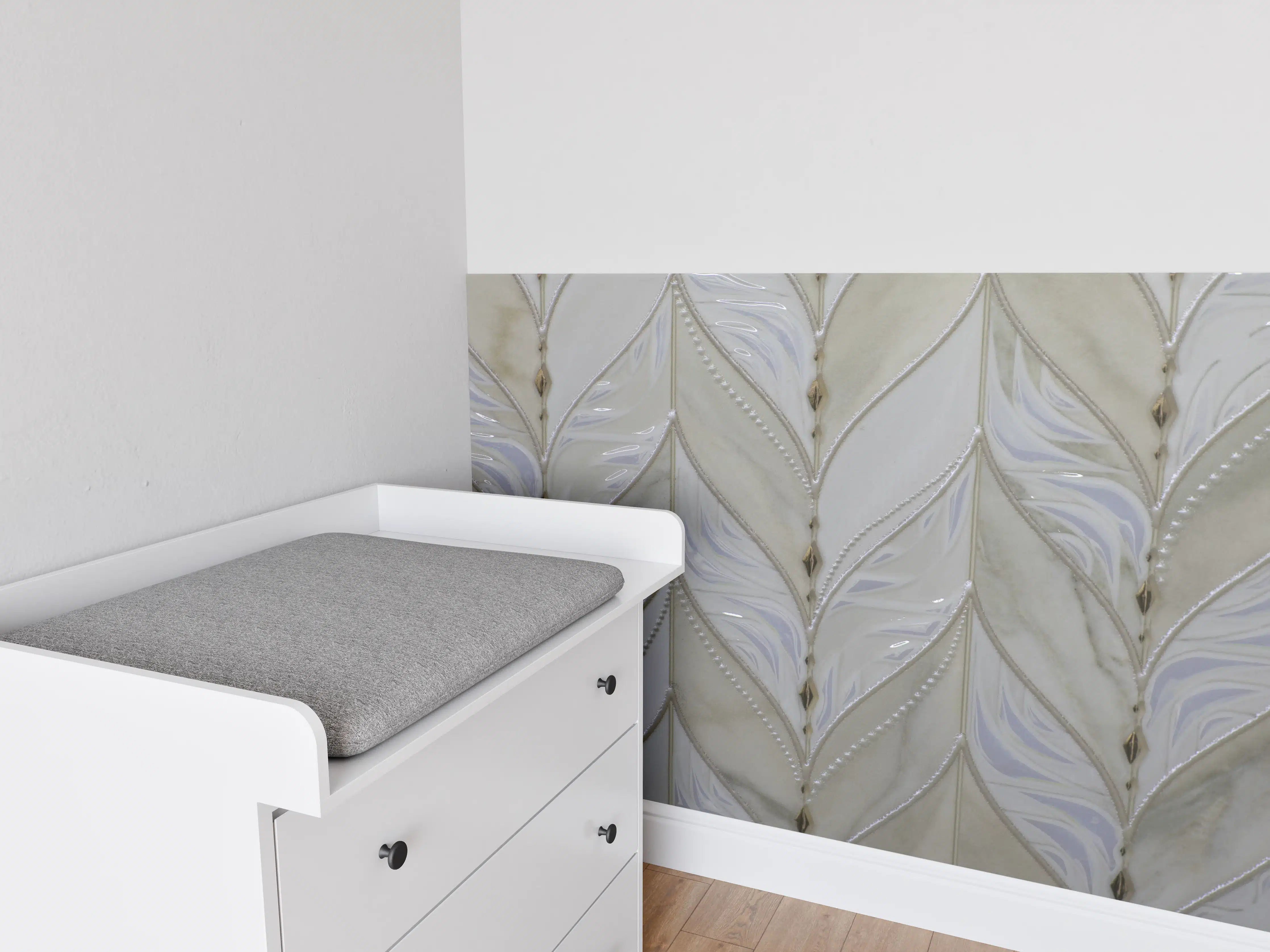 Babyzimmer Wandgestaltung - Weiße Muschelschale mit goldenen Akzenten