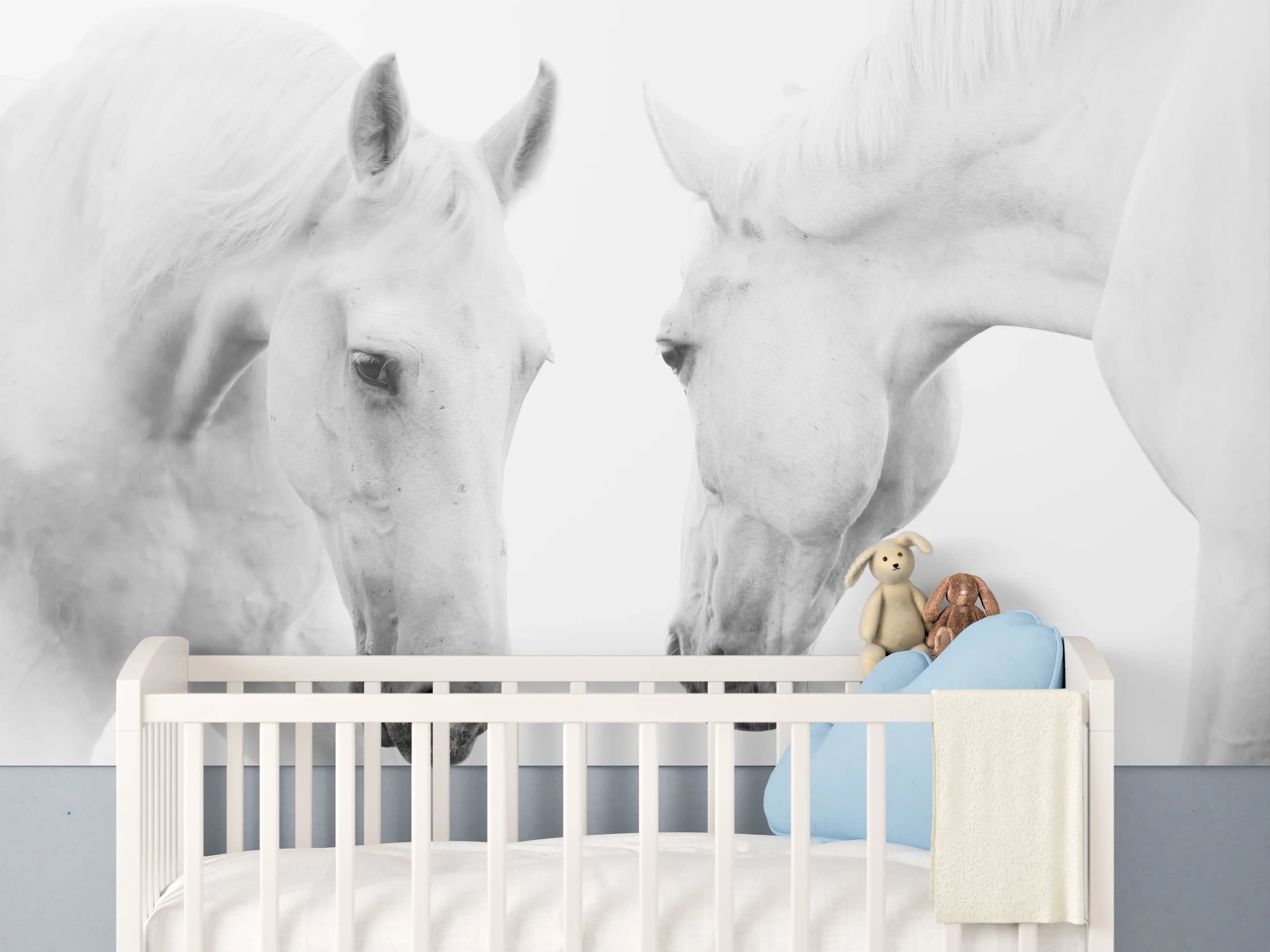 Babyzimmer Wandgestaltung - Weiße Pferde in Stillleben