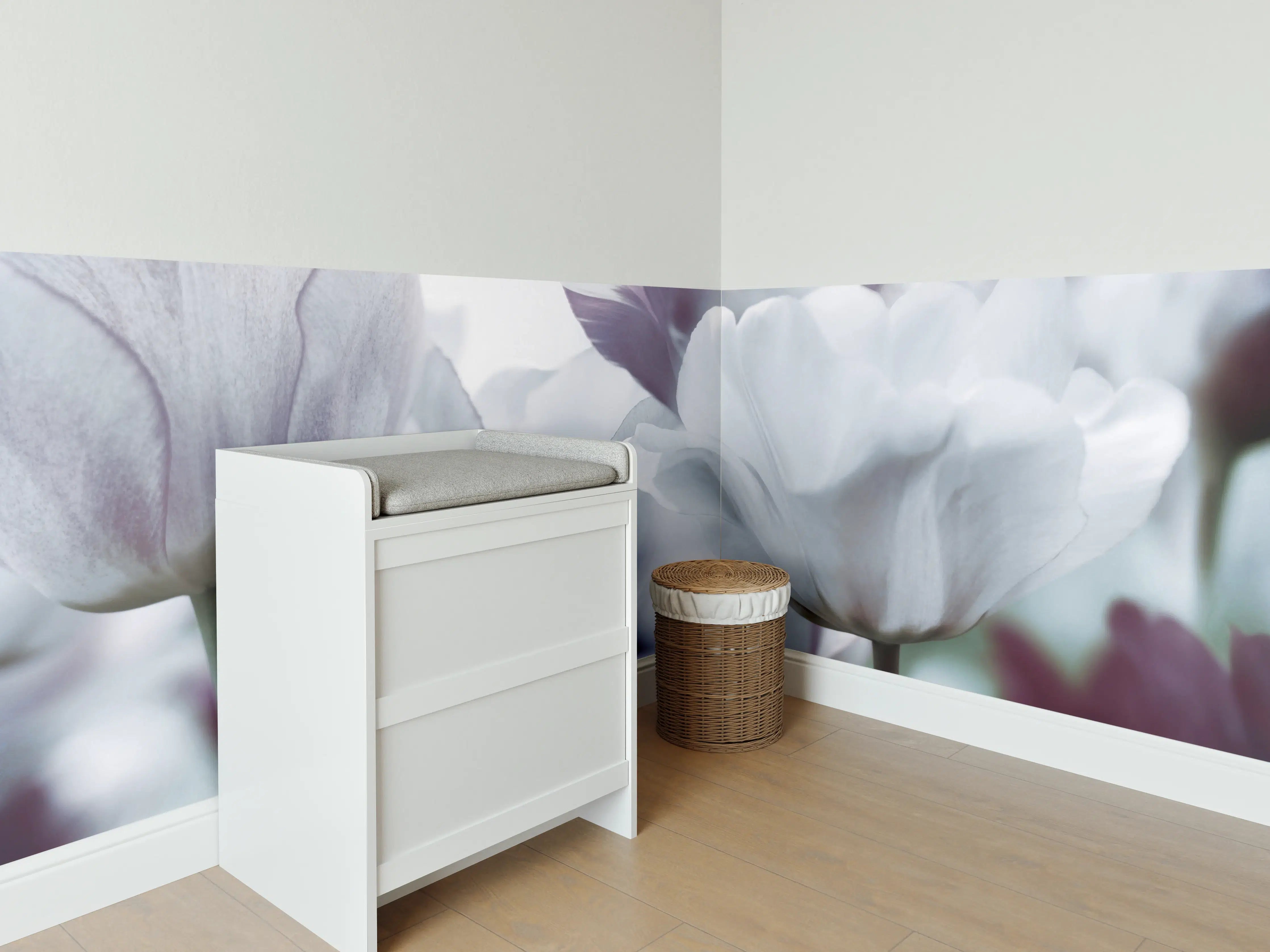 Babyzimmer Wandgestaltung - Weiße Tulpen