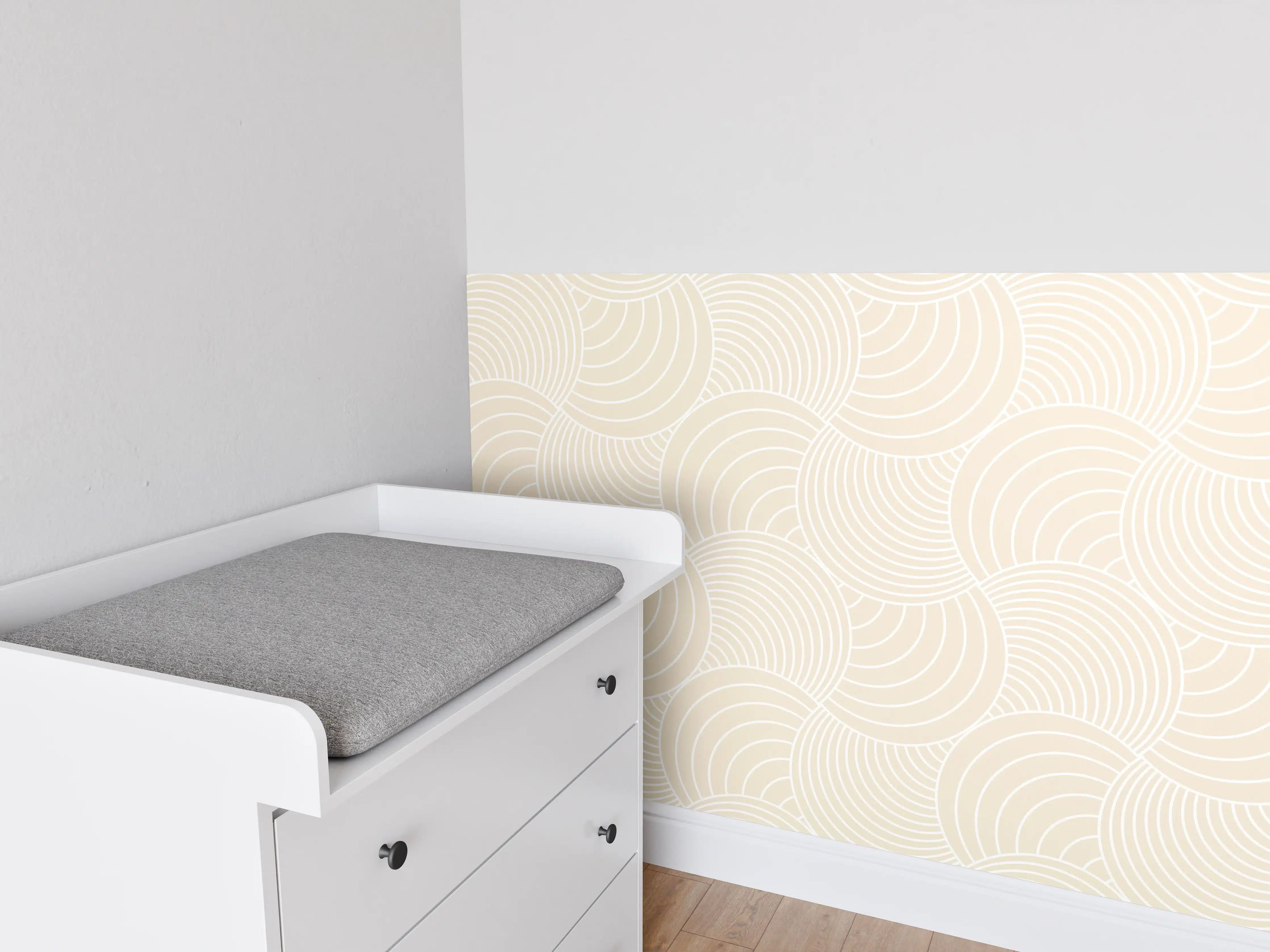 Babyzimmer Wandgestaltung - Weiße Wellen-Grafik mit grauer Note