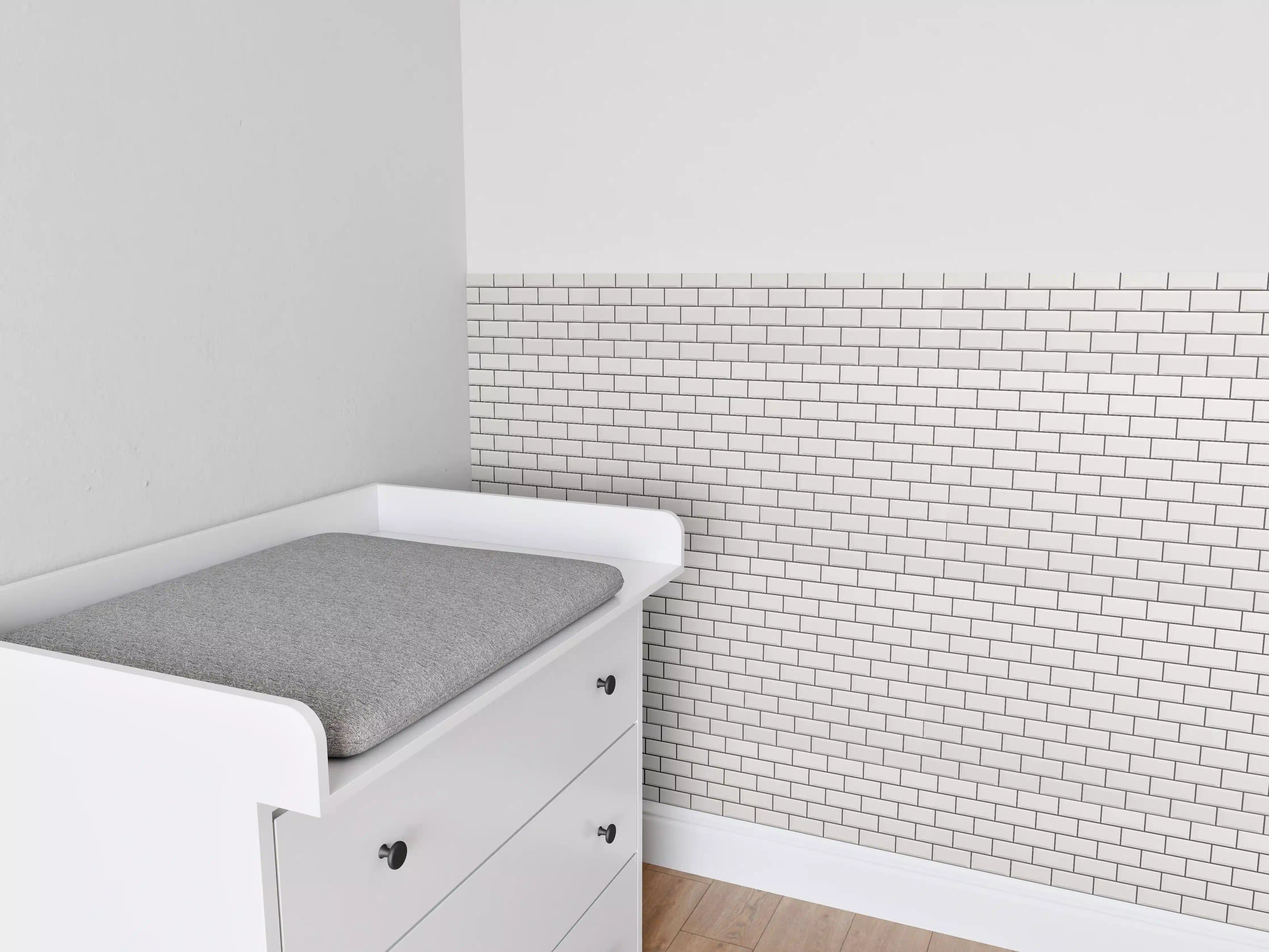 Babyzimmer Wandgestaltung - Weiße Ziegelmauer mit feiner Struktur