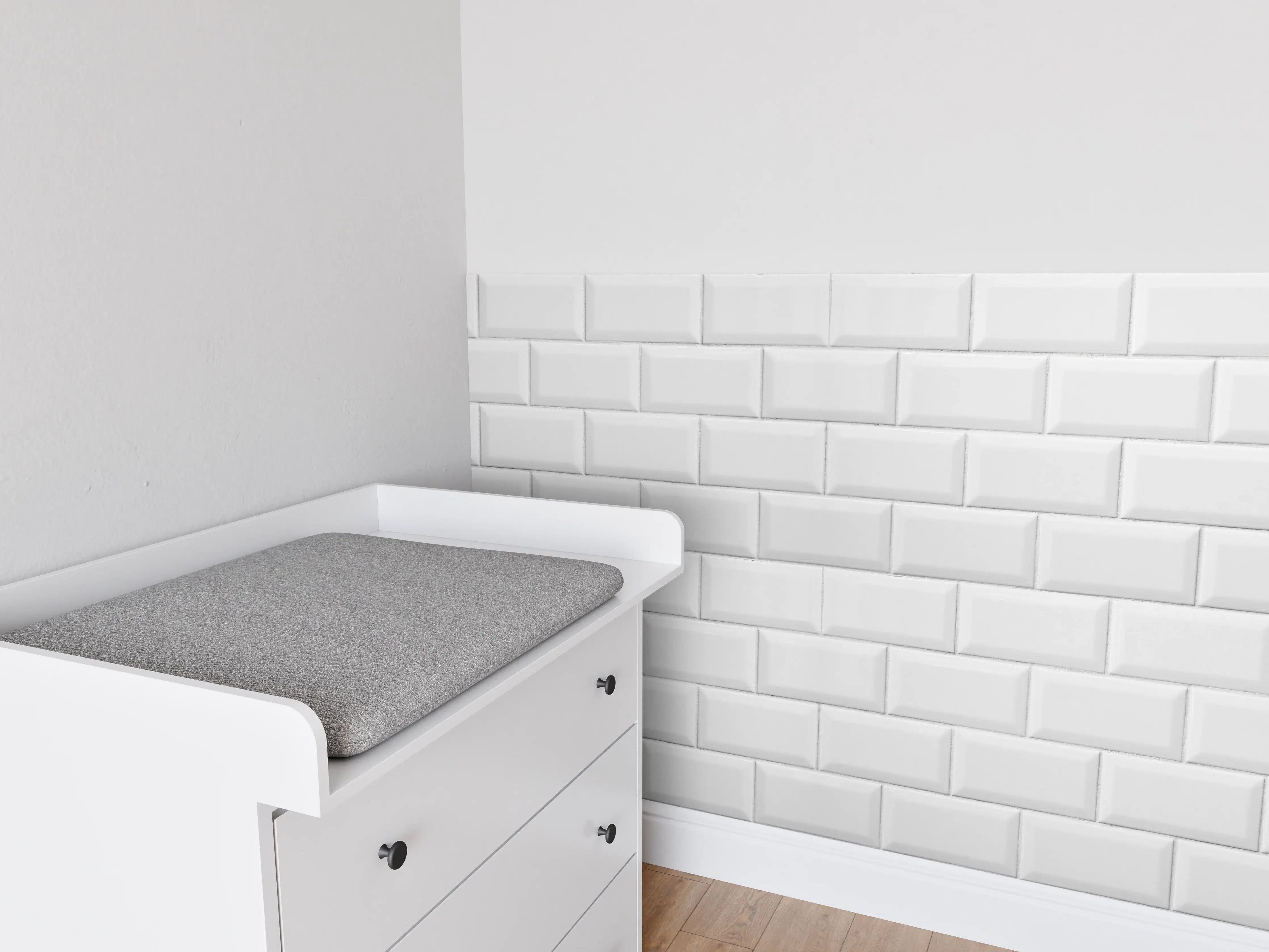 Babyzimmer Wandgestaltung - Weiße helle Ziegelfliesen