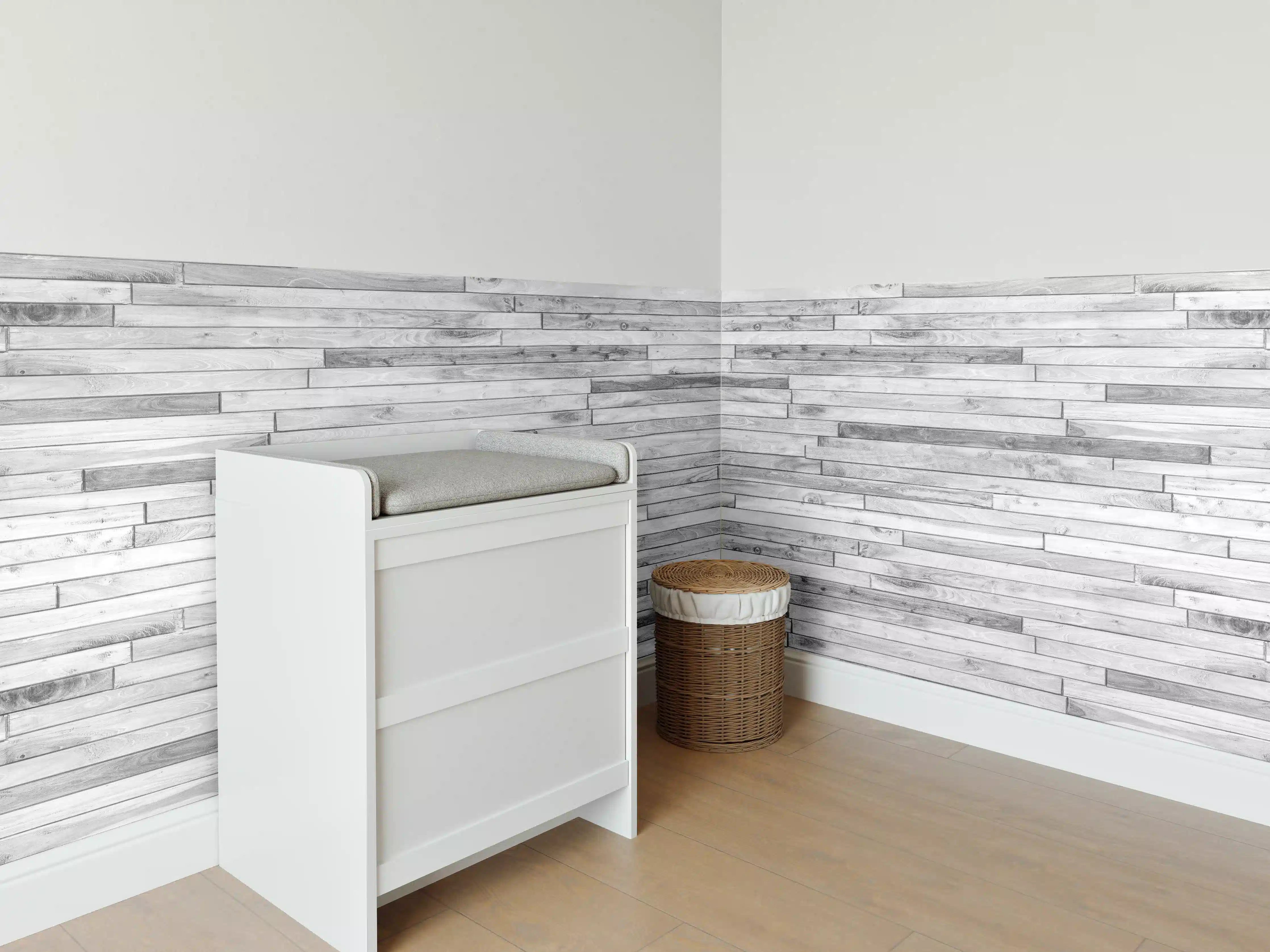 Babyzimmer Wandgestaltung - Weiße kleine Kiefernholzstücke