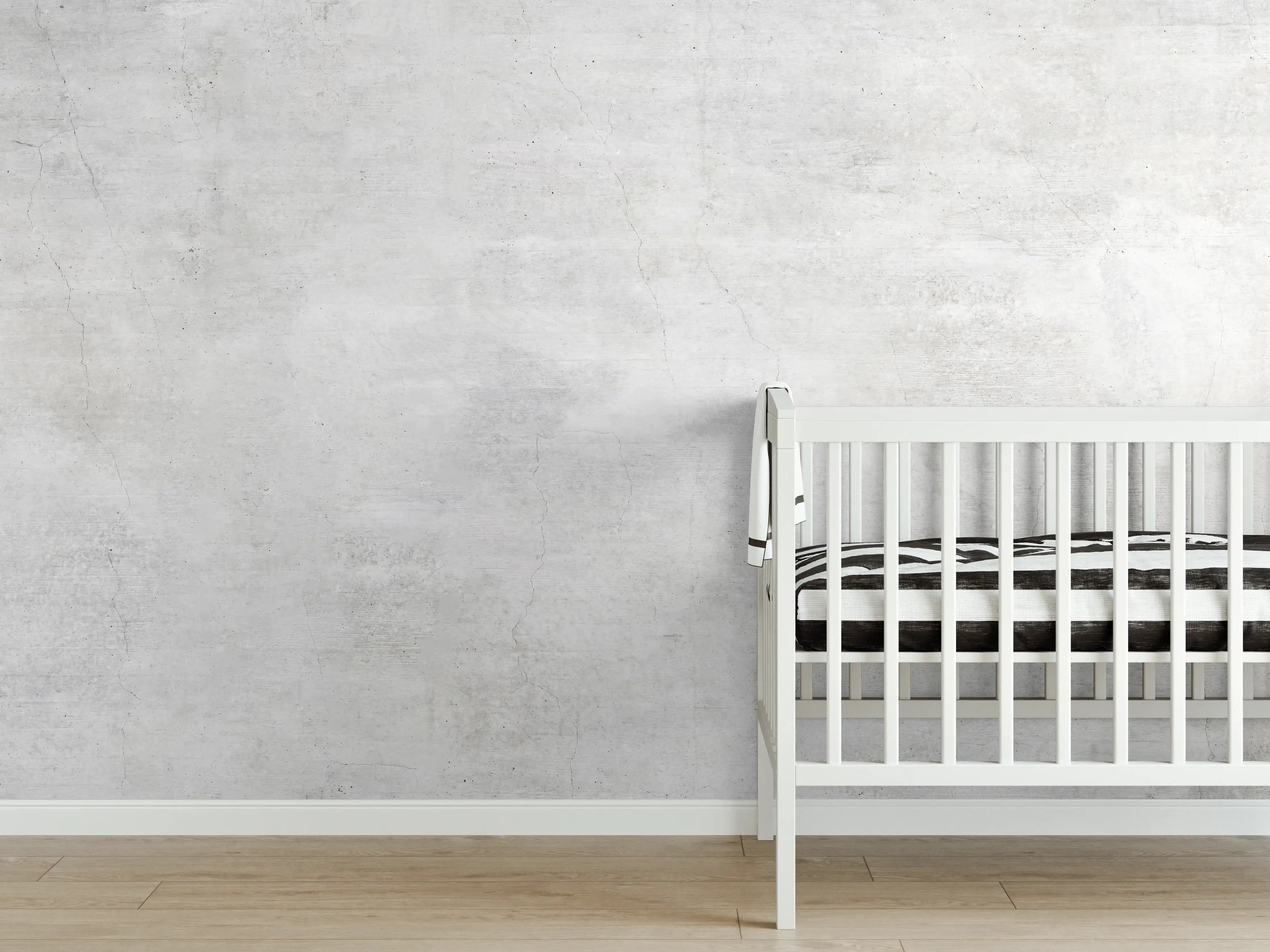 Babyzimmer Wandgestaltung - Weiße rissige Steinwand